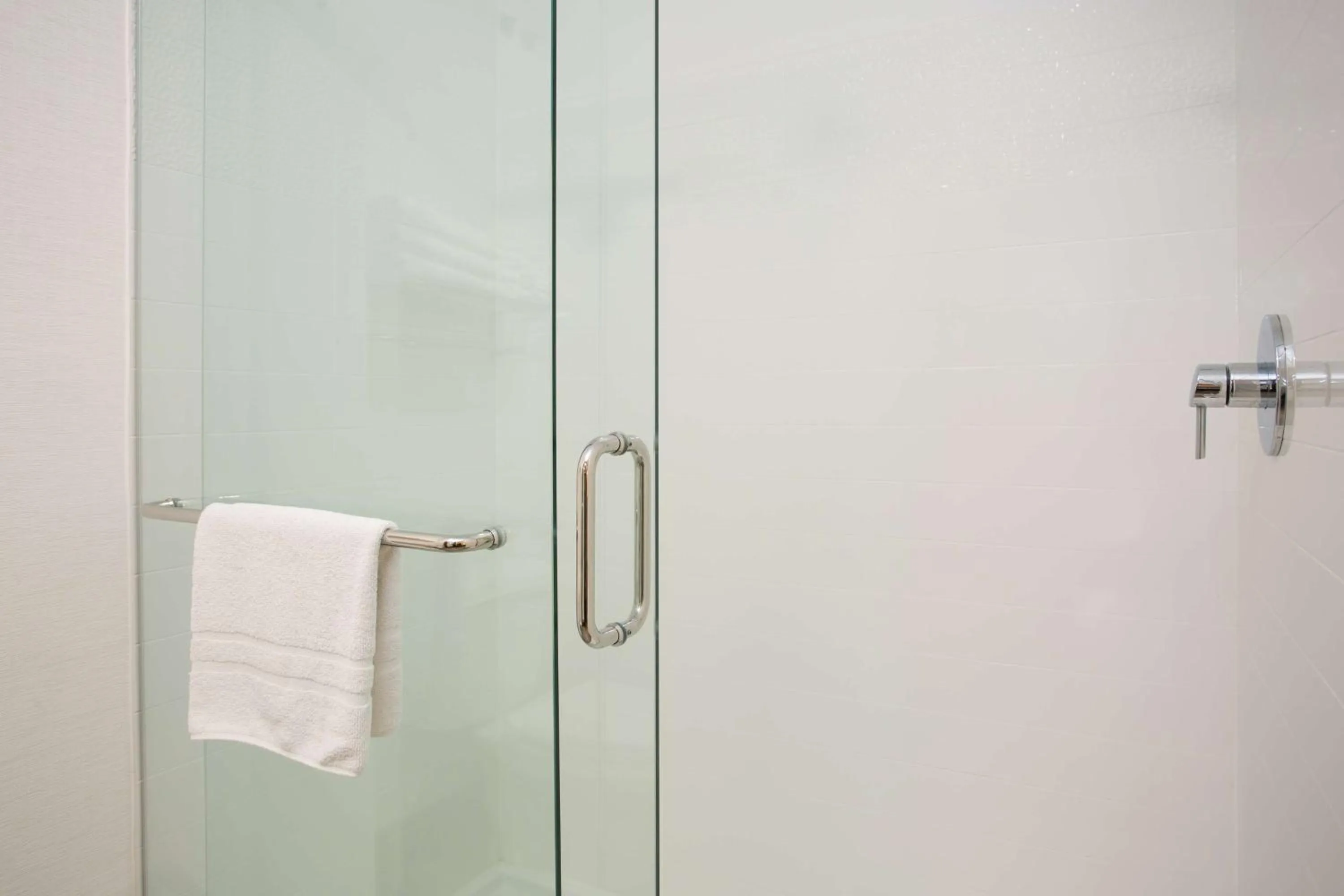 Bathroom in Best Western Plus Portsmouth Hotel & Suites