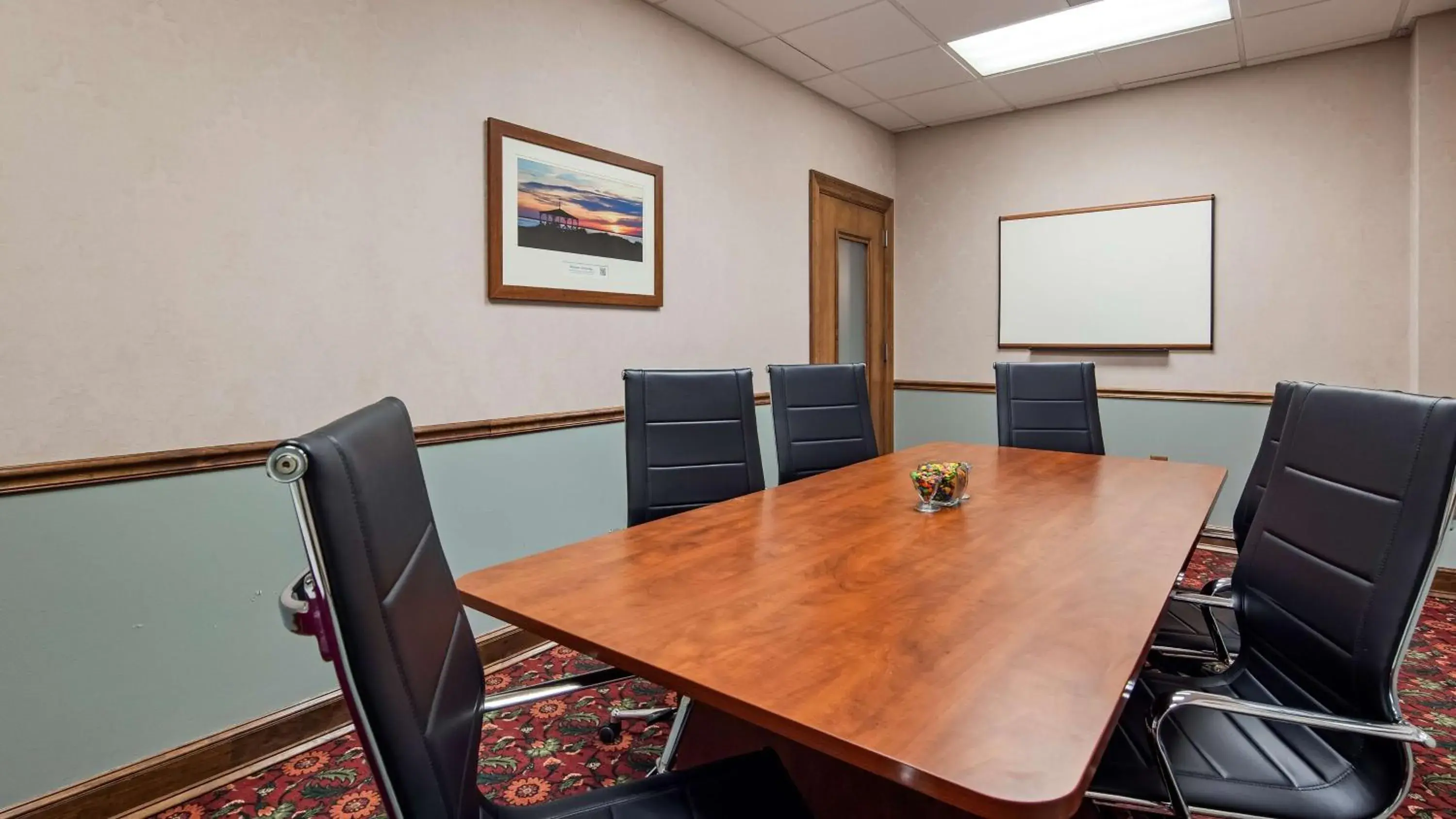 Meeting/conference room in Best Western Plus Portsmouth Hotel & Suites Meeting/conference room in Best Western Plus Portsmouth Hotel & Suites