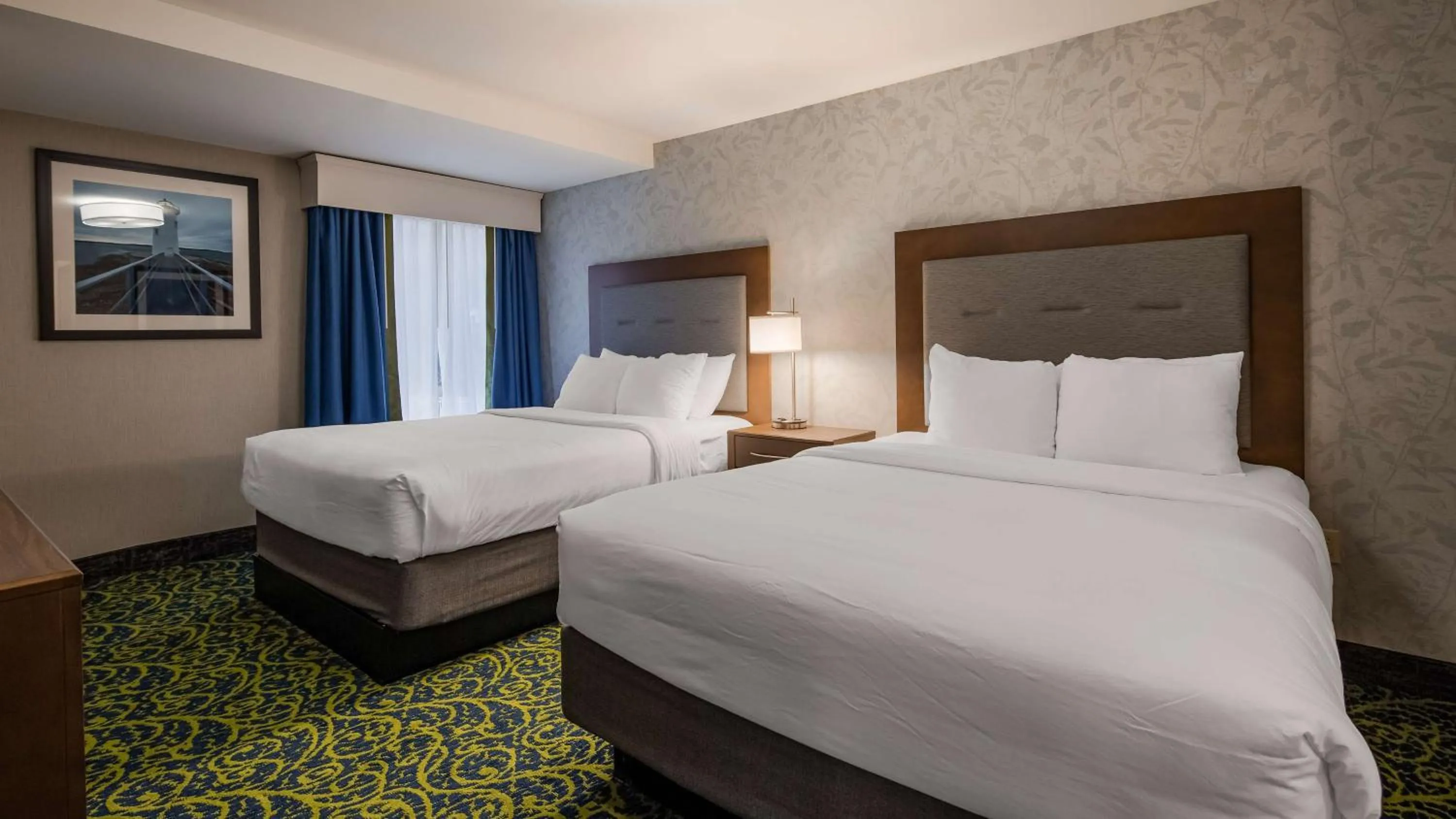 Photo of the whole room, Bed in Best Western Plus Portsmouth Hotel & Suites