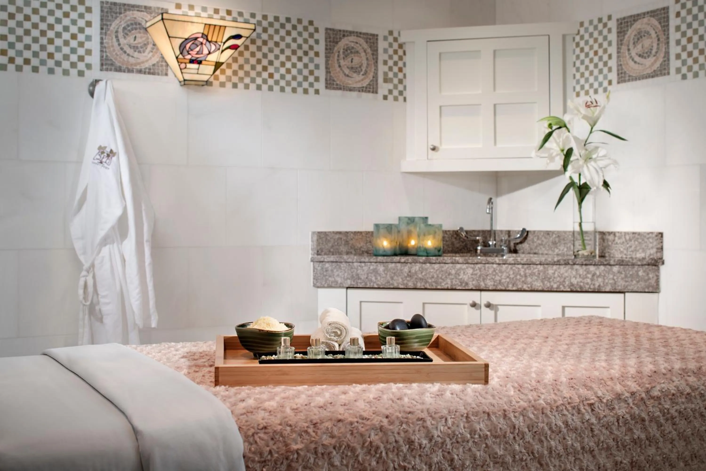 Massage, Bed in The Lodge at Torrey Pines