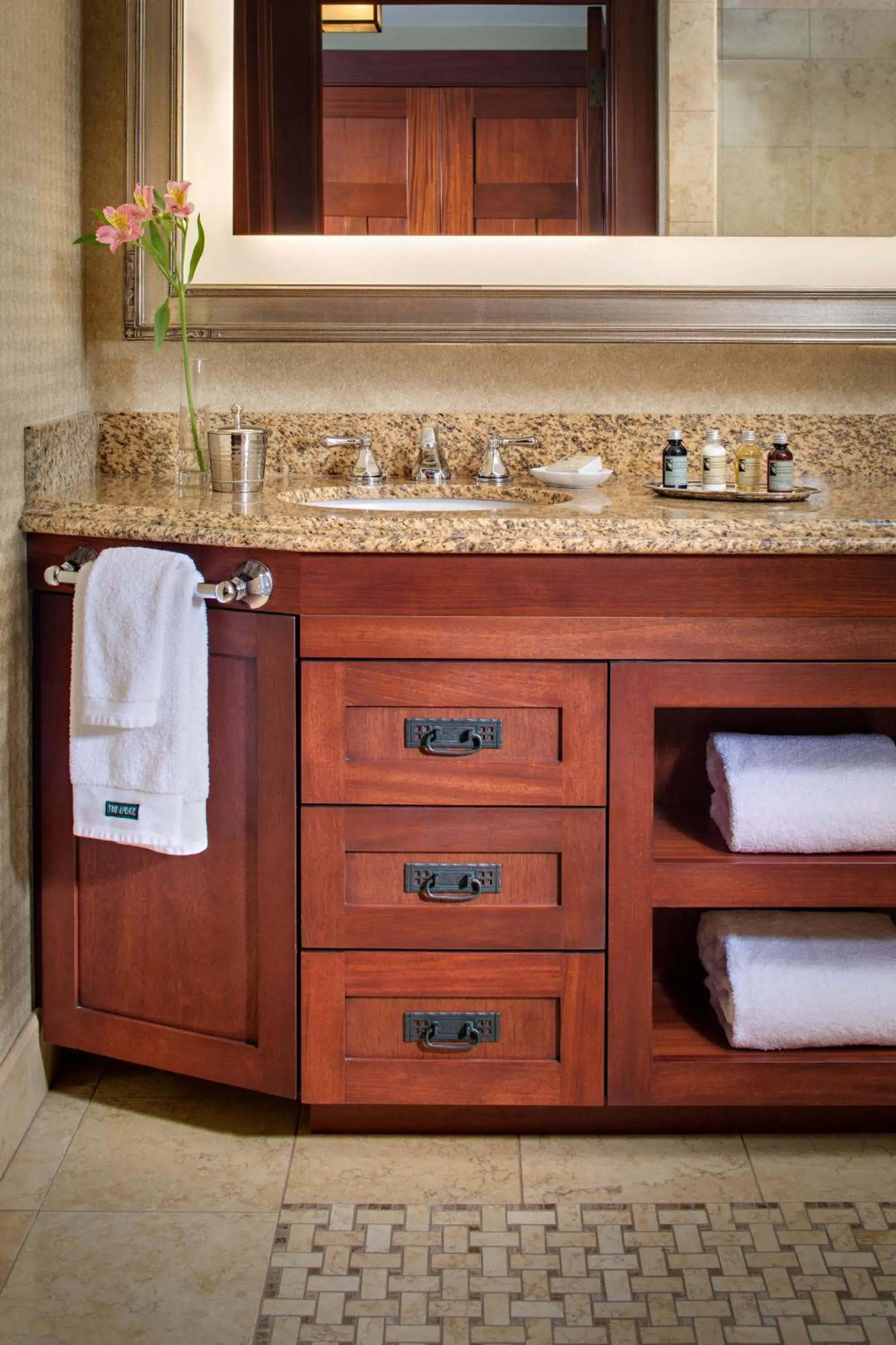 Reserve Firepit Queen in The Lodge at Torrey Pines Reserve Firepit Queen in The Lodge at Torrey Pines