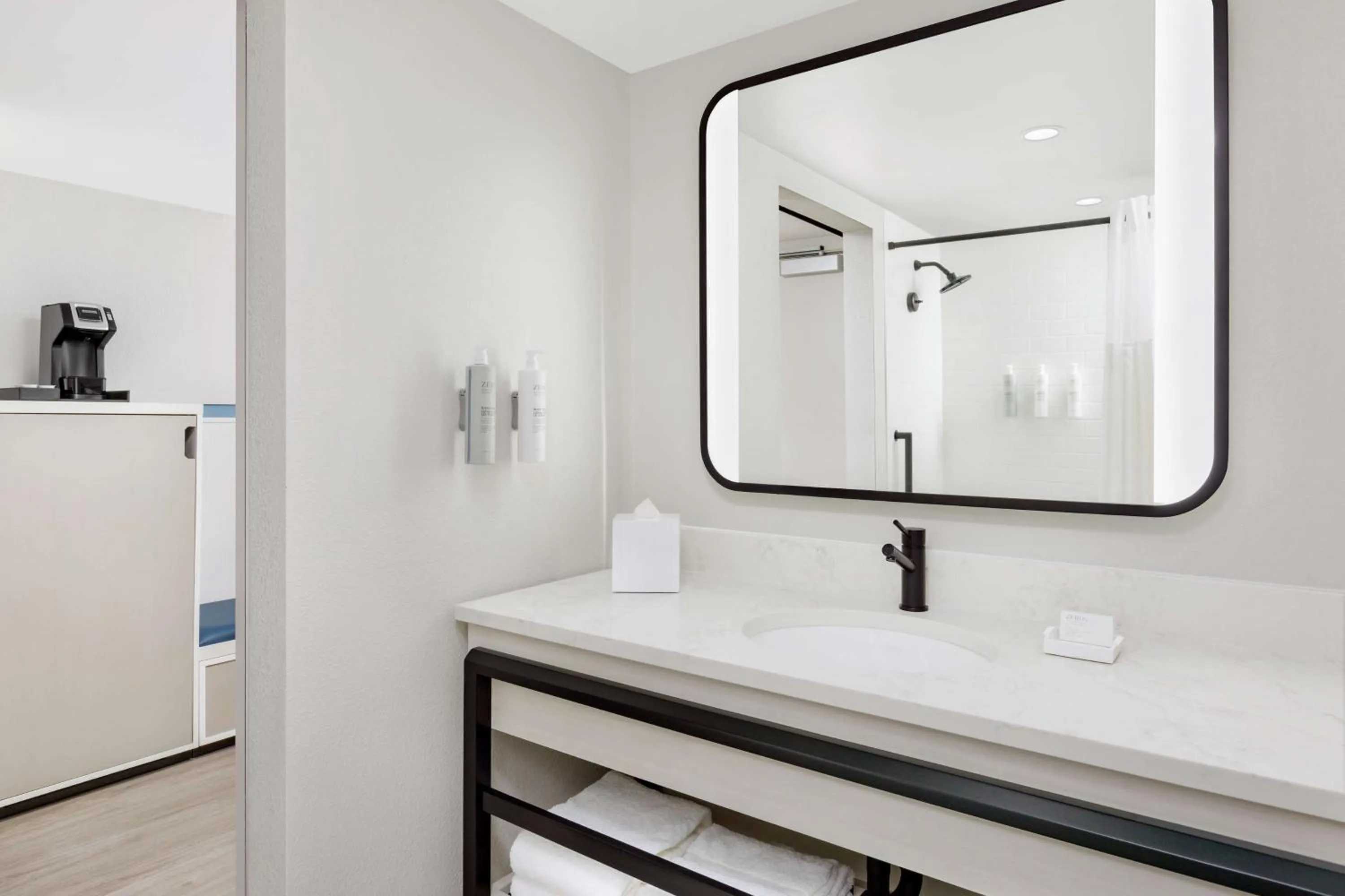 Bathroom in Hilton Garden Inn Ocean City Oceanfront