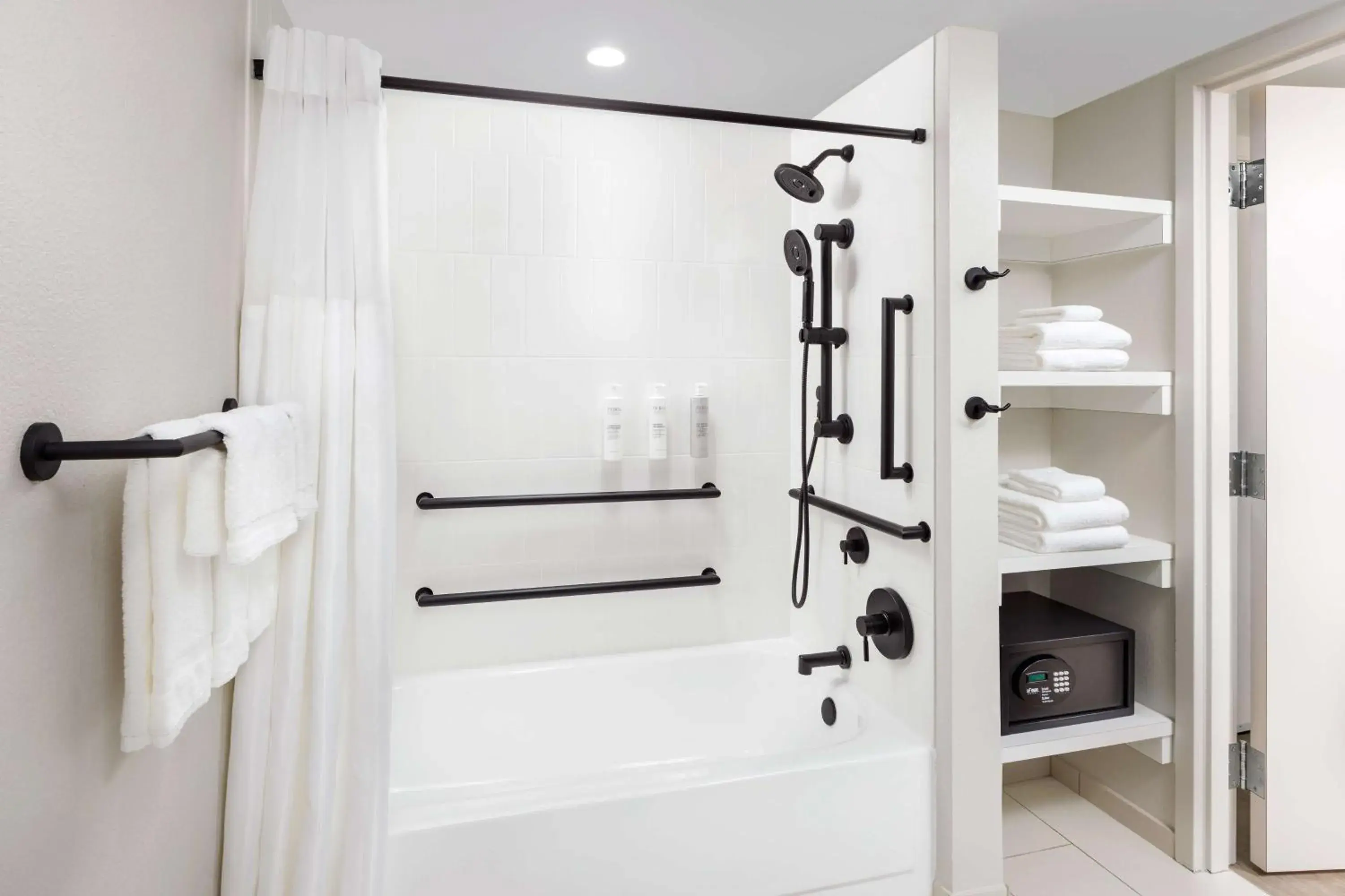 Bathroom in Hilton Garden Inn Ocean City Oceanfront Bathroom in Hilton Garden Inn Ocean City Oceanfront