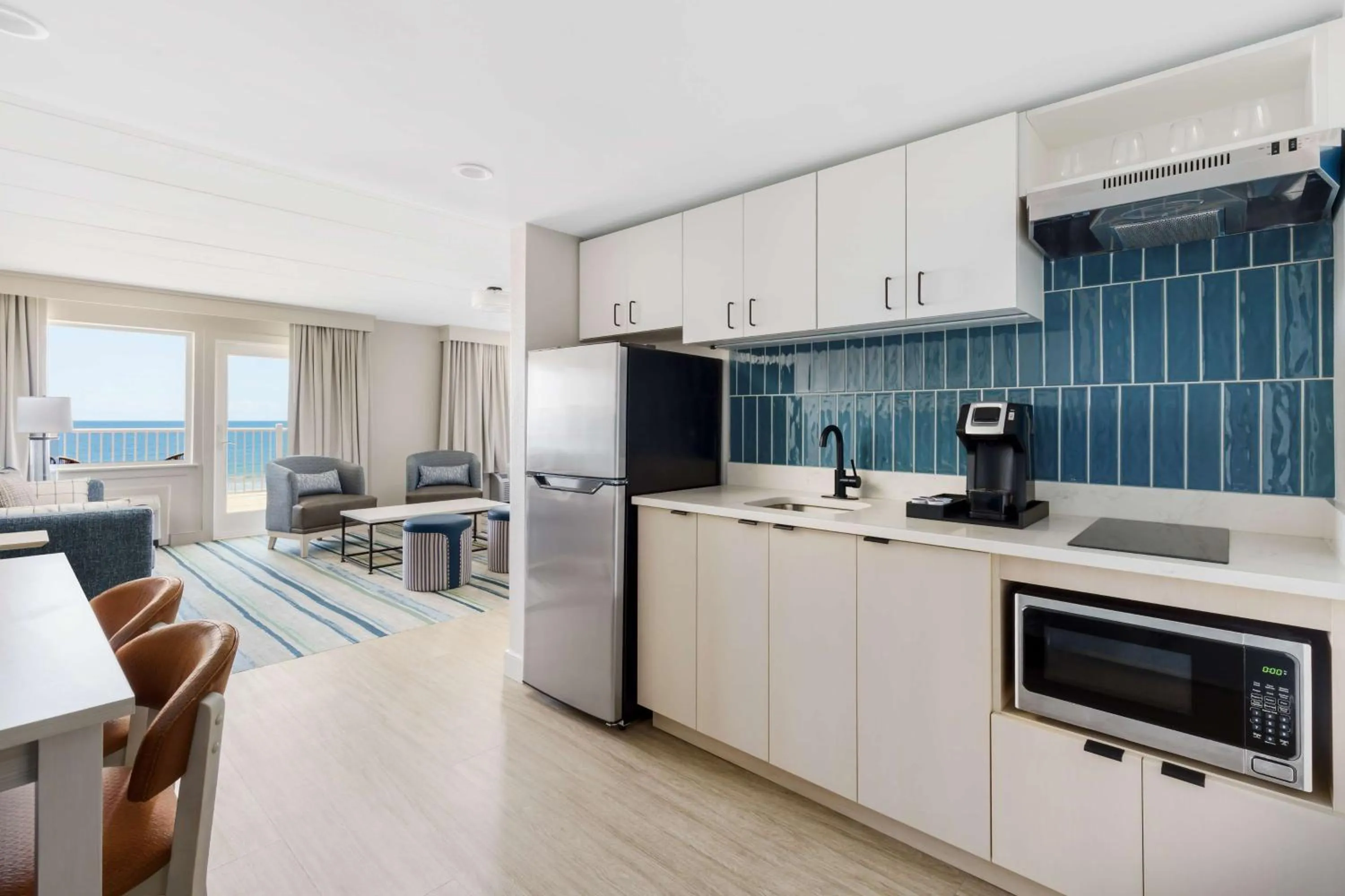 Living room in Hilton Garden Inn Ocean City Oceanfront