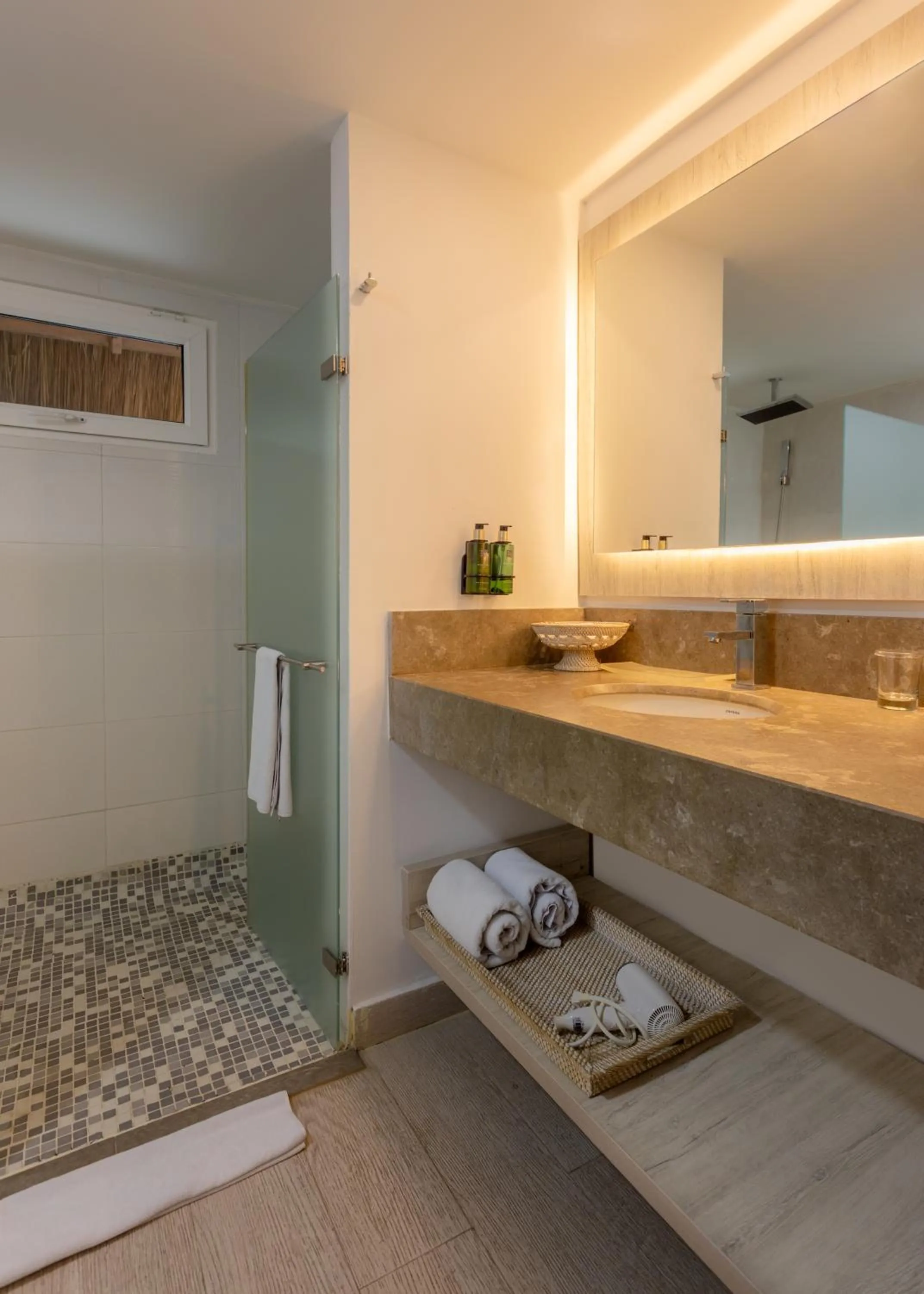 Bathroom in Grand Sirenis Cartagena