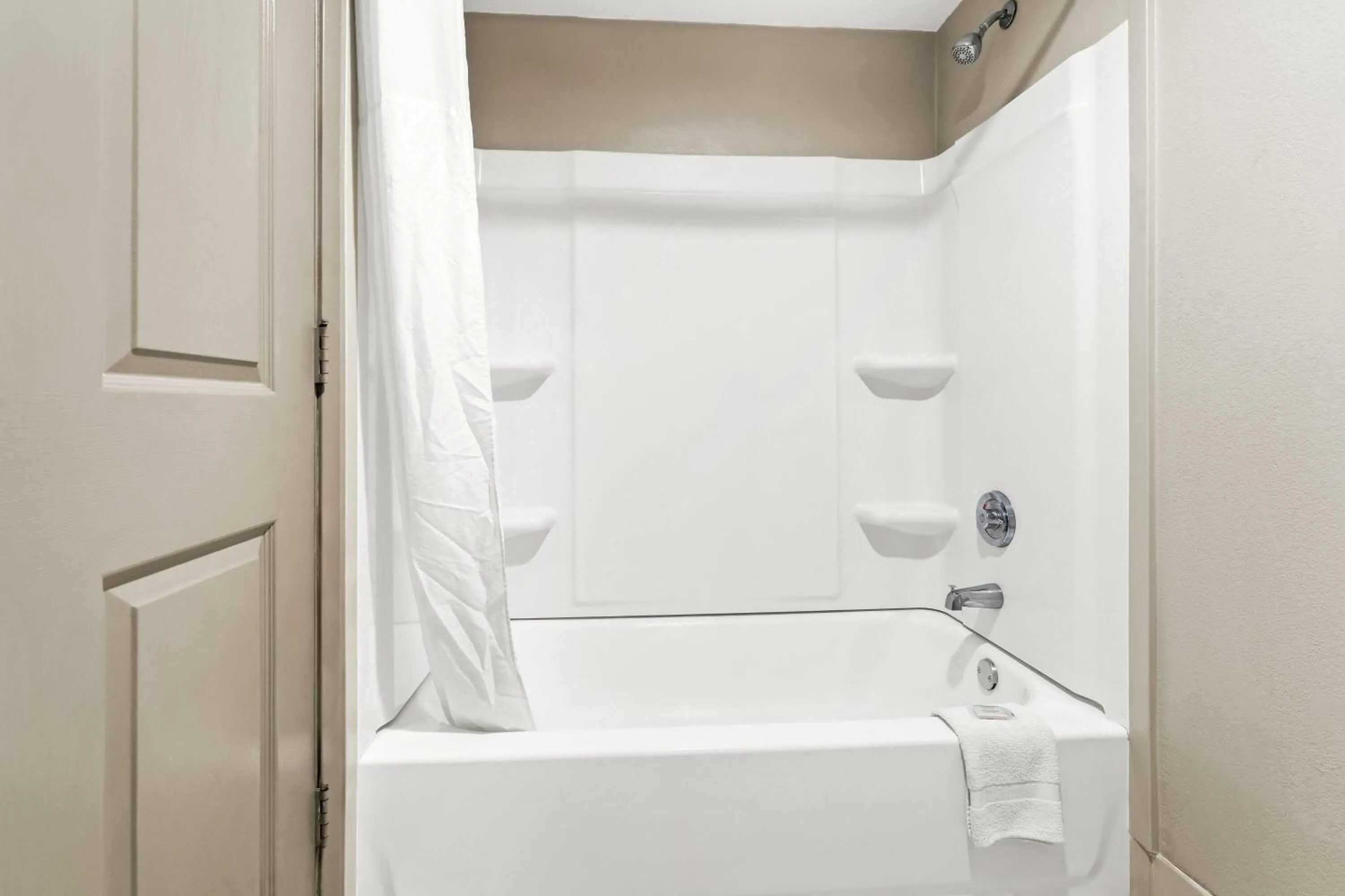 Shower in Days Inn by Wyndham Nacogdoches/SFA University/Downtown