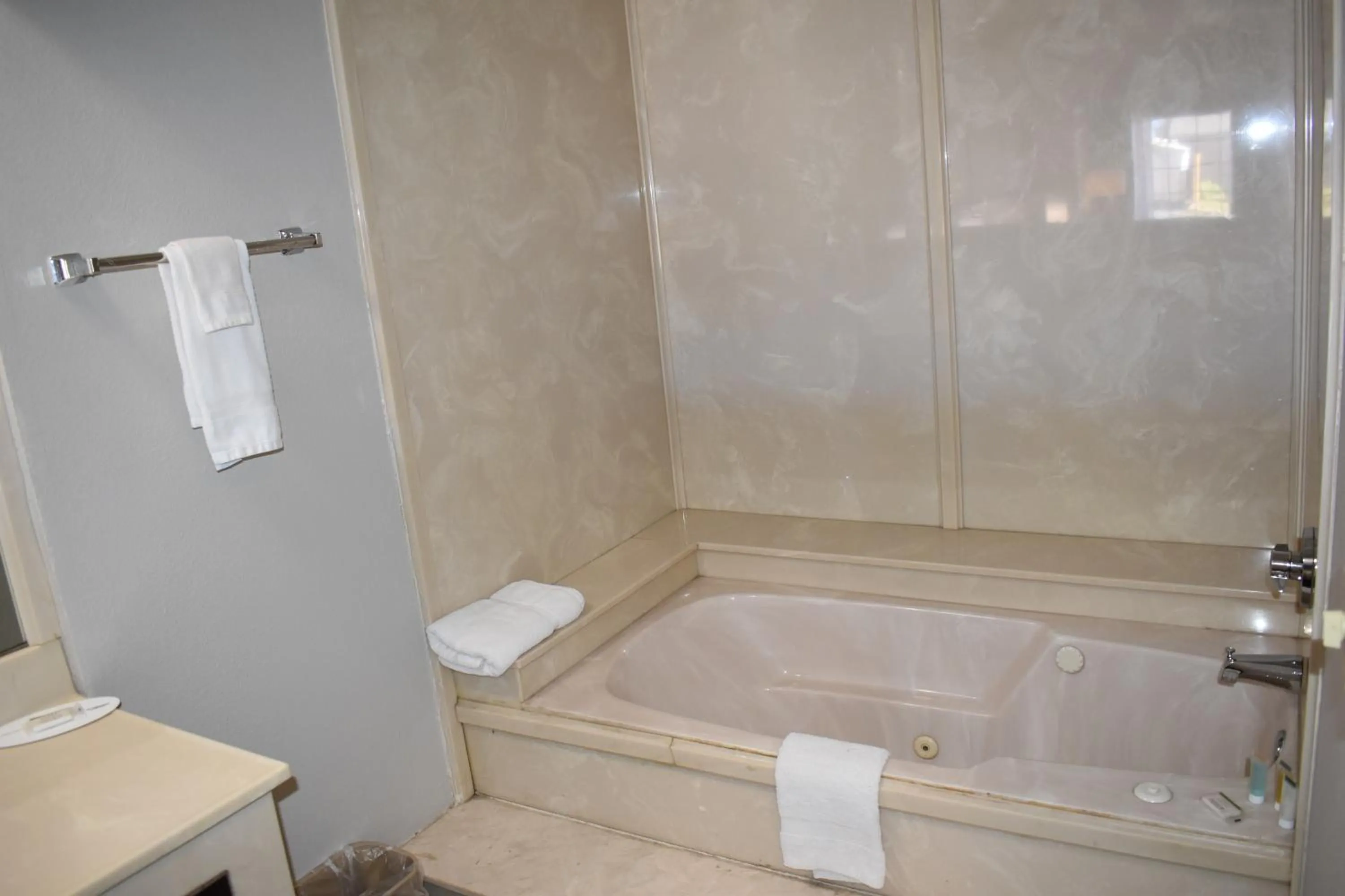 Bath in Days Inn by Wyndham Nacogdoches/SFA University/Downtown