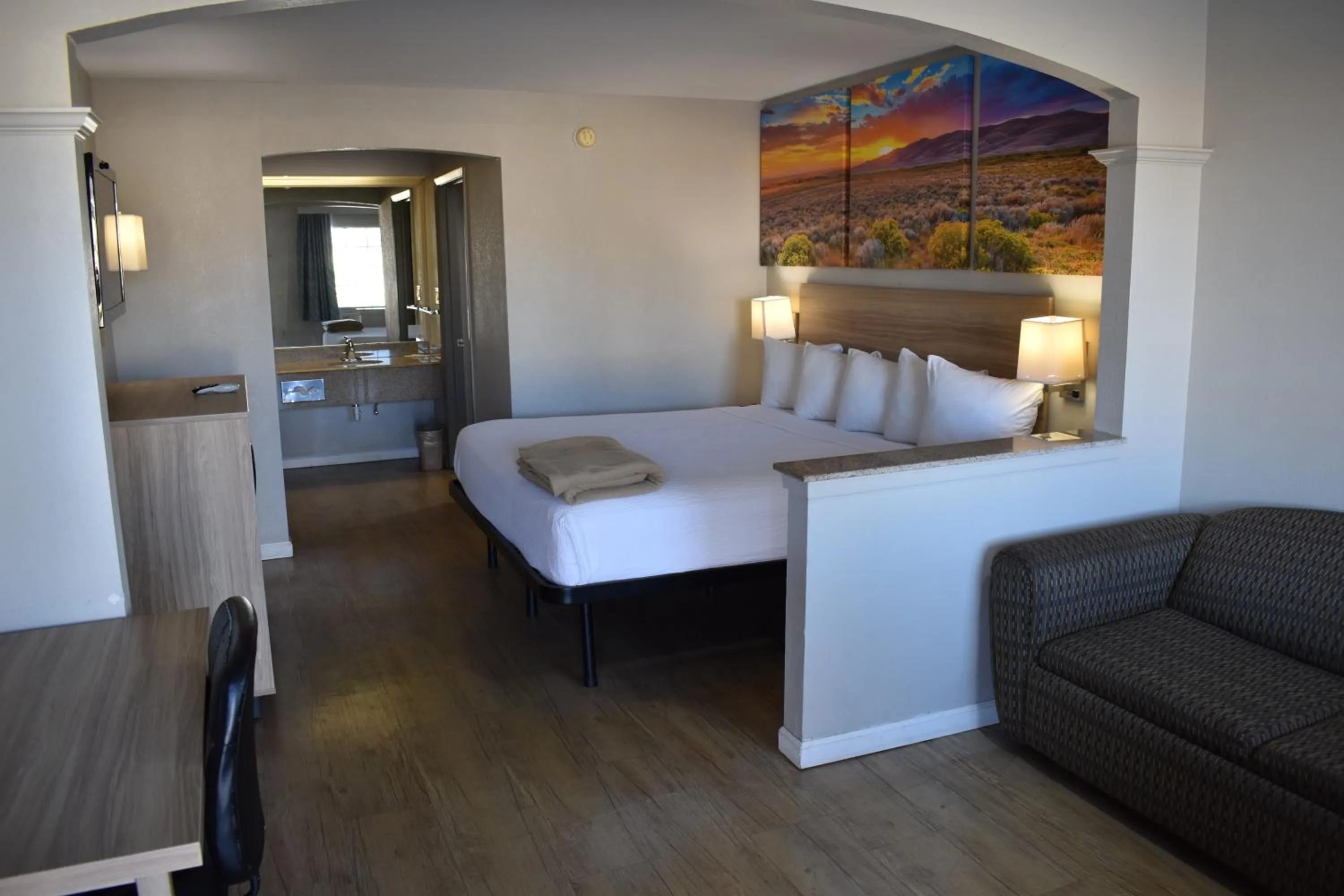 Bedroom, Bed in Days Inn by Wyndham Nacogdoches/SFA University/Downtown