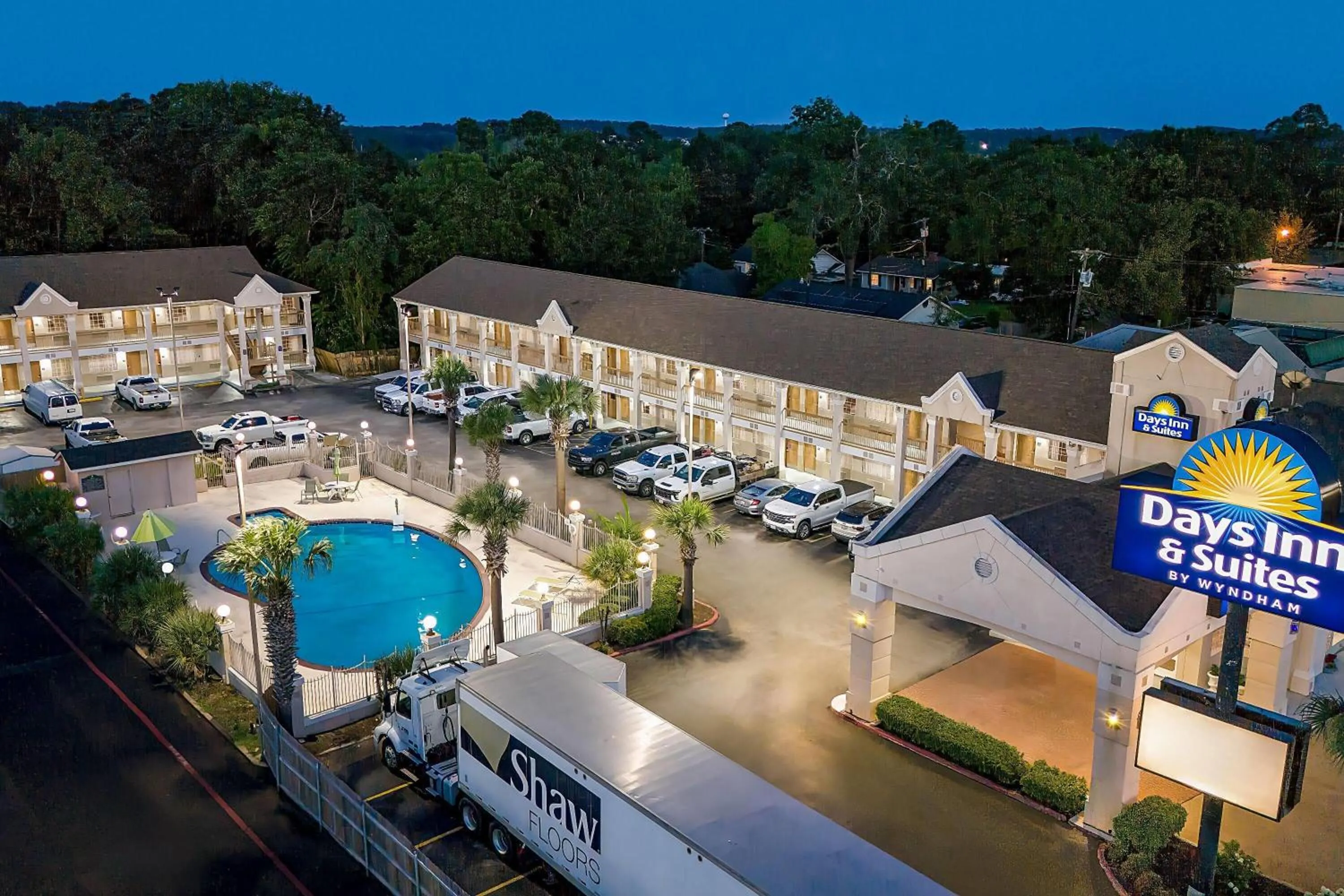 Property building in Days Inn by Wyndham Nacogdoches/SFA University/Downtown