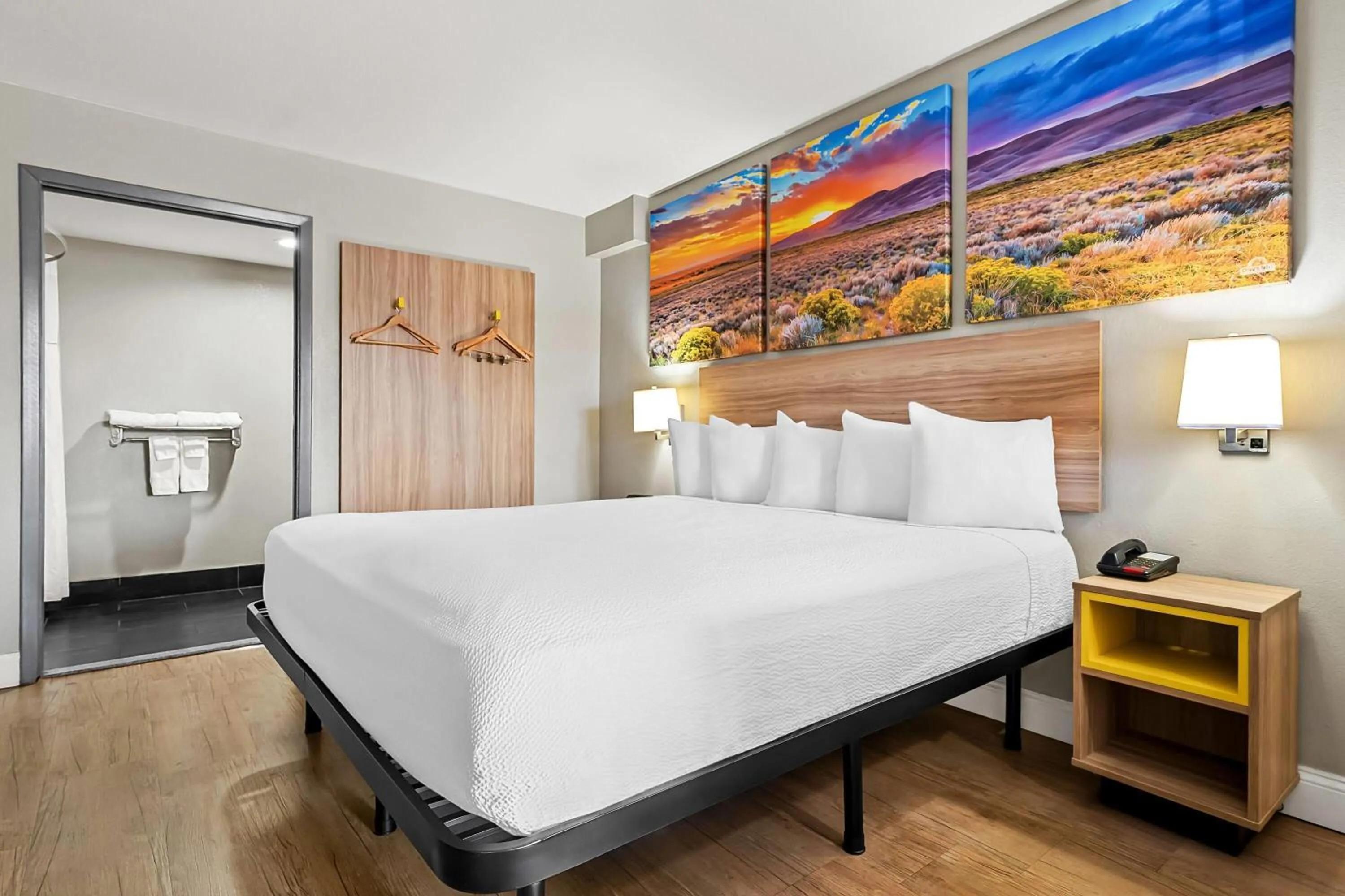 Bed in Days Inn by Wyndham Nacogdoches/SFA University/Downtown