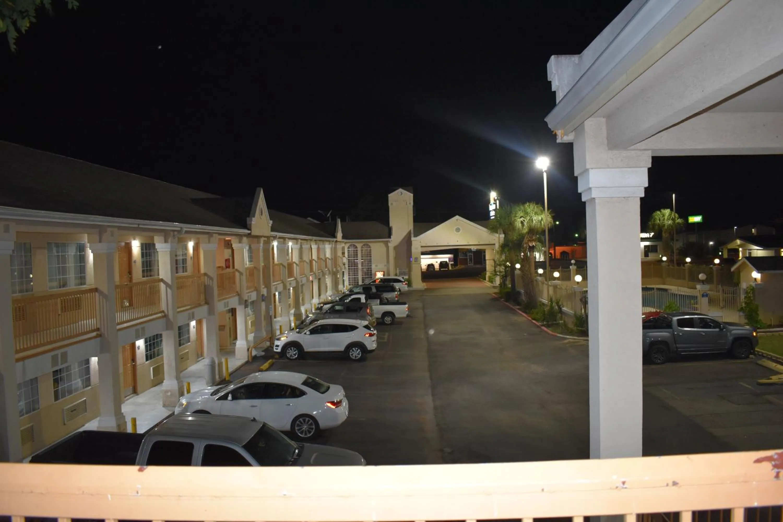 Property building in Days Inn by Wyndham Nacogdoches/SFA University/Downtown