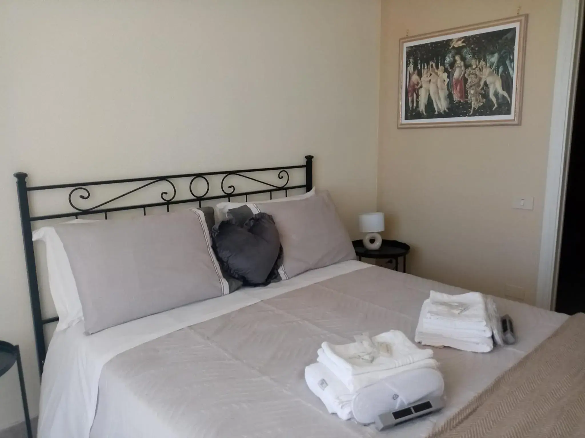 Double Room with Private Bathroom in Le stanze di Botticelli Double Room with Private Bathroom in Le stanze di Botticelli