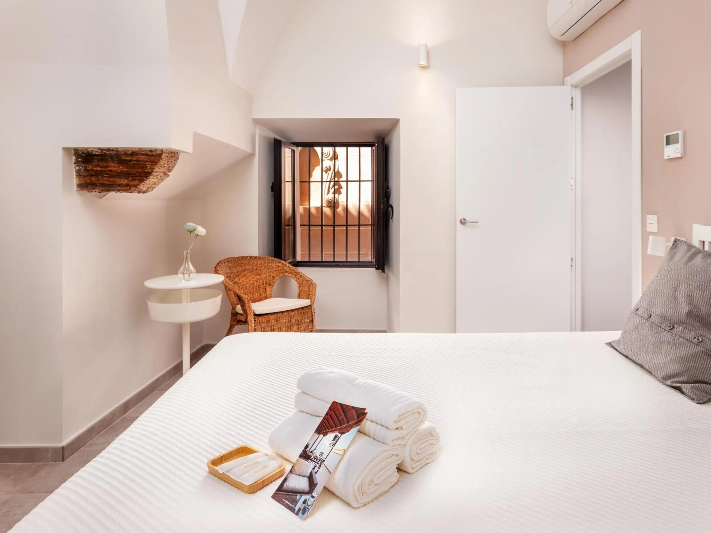 Bed in Apartamentos Plaza Mayor 35