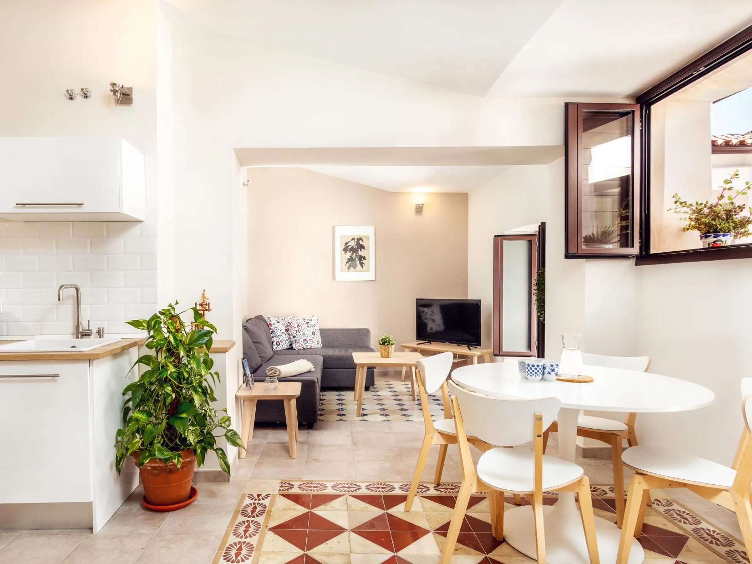 TV and multimedia in Apartamentos Plaza Mayor 35