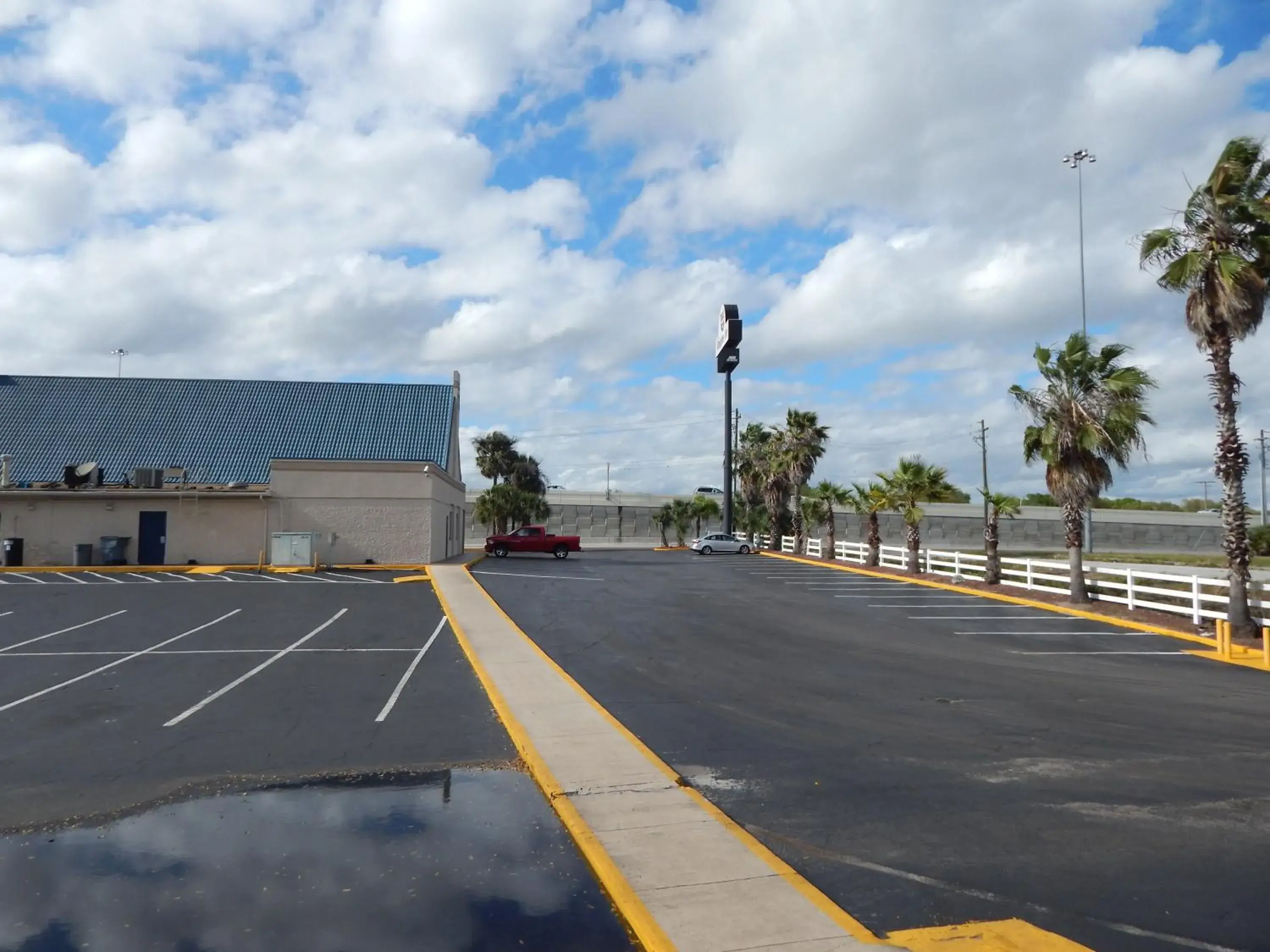 Property building in Knights Inn - Plant City Property building in Knights Inn - Plant City