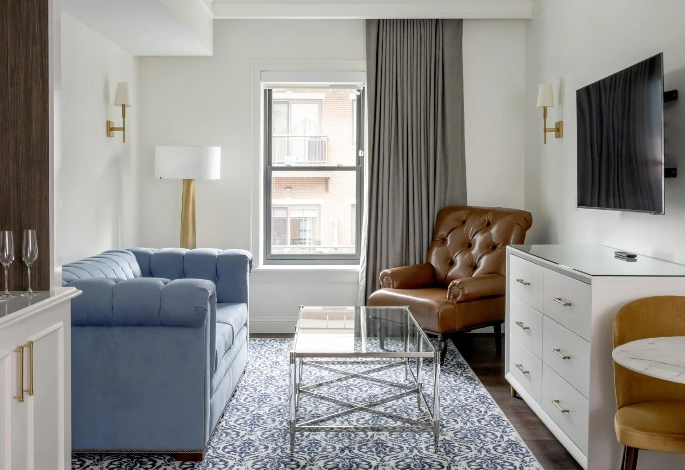 TV and multimedia in The Adelphi Hotel