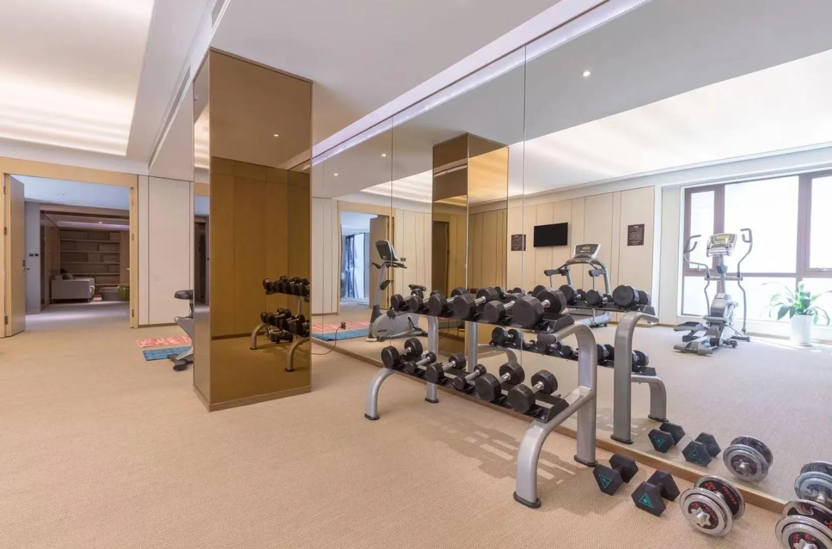 Fitness centre/facilities in Xi'an Bell Tower Atour S Wu Hotel