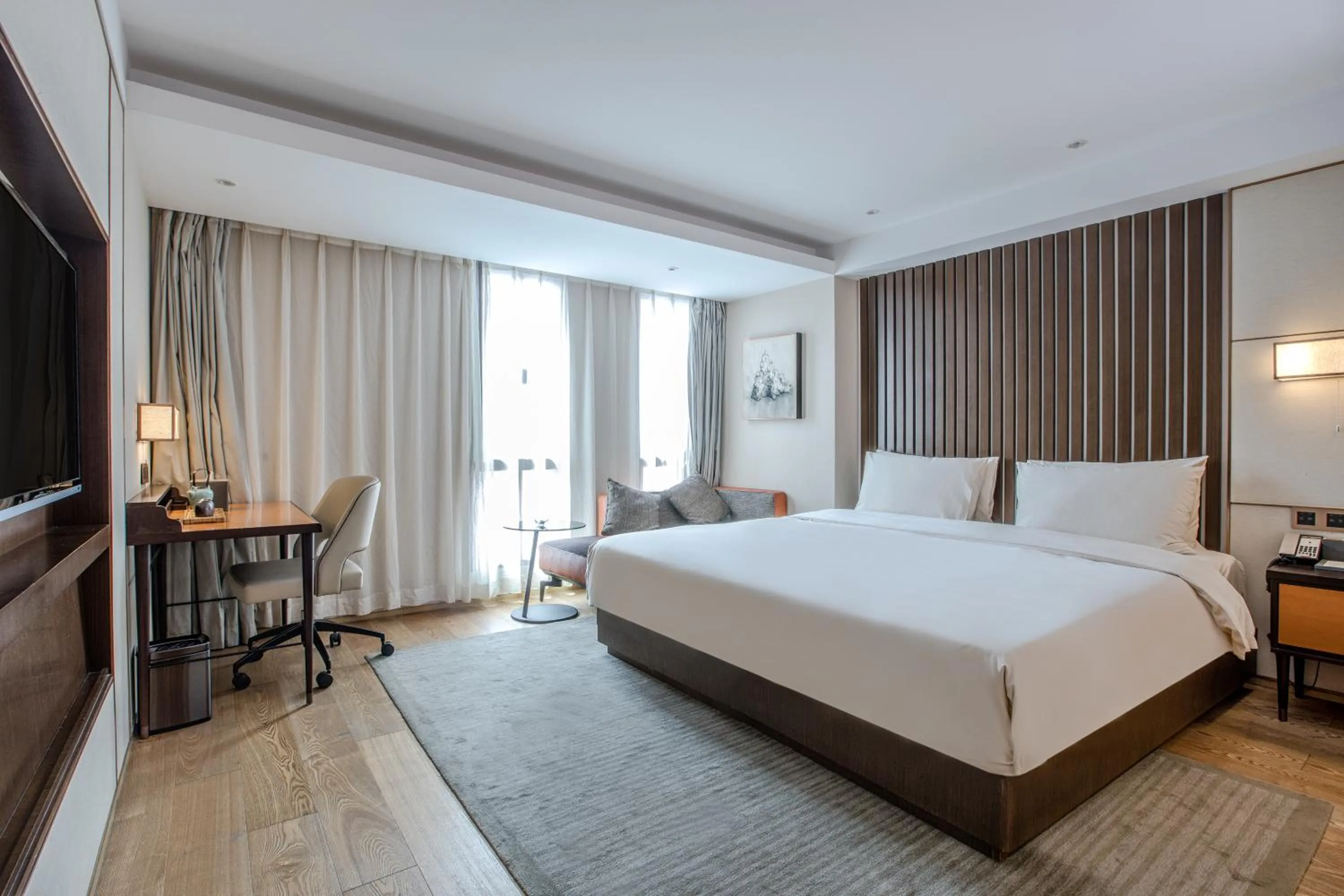 Photo of the whole room, Bed in Xi'an Bell Tower Atour S Wu Hotel