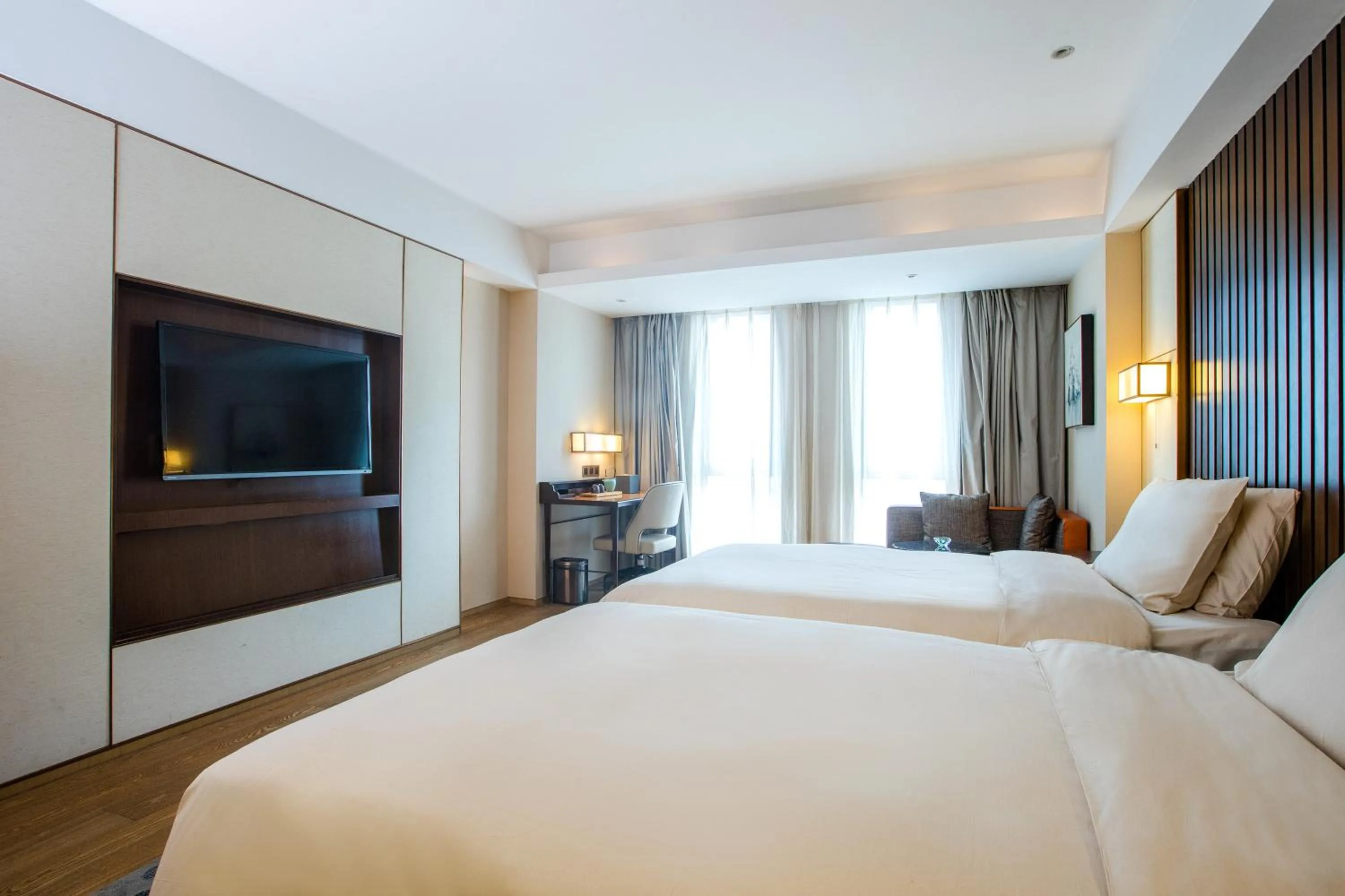 Photo of the whole room, Bed in Xi'an Bell Tower Atour S Wu Hotel