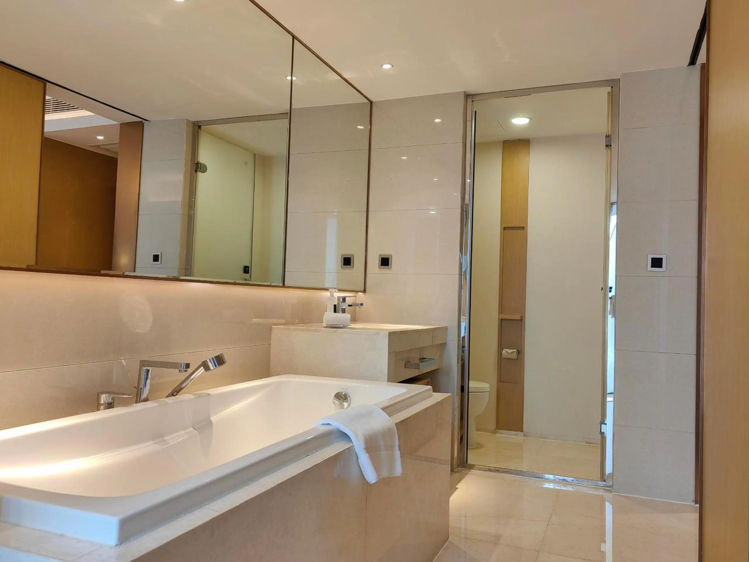 Xi'an Bell Tower Atour S Wu Hotel