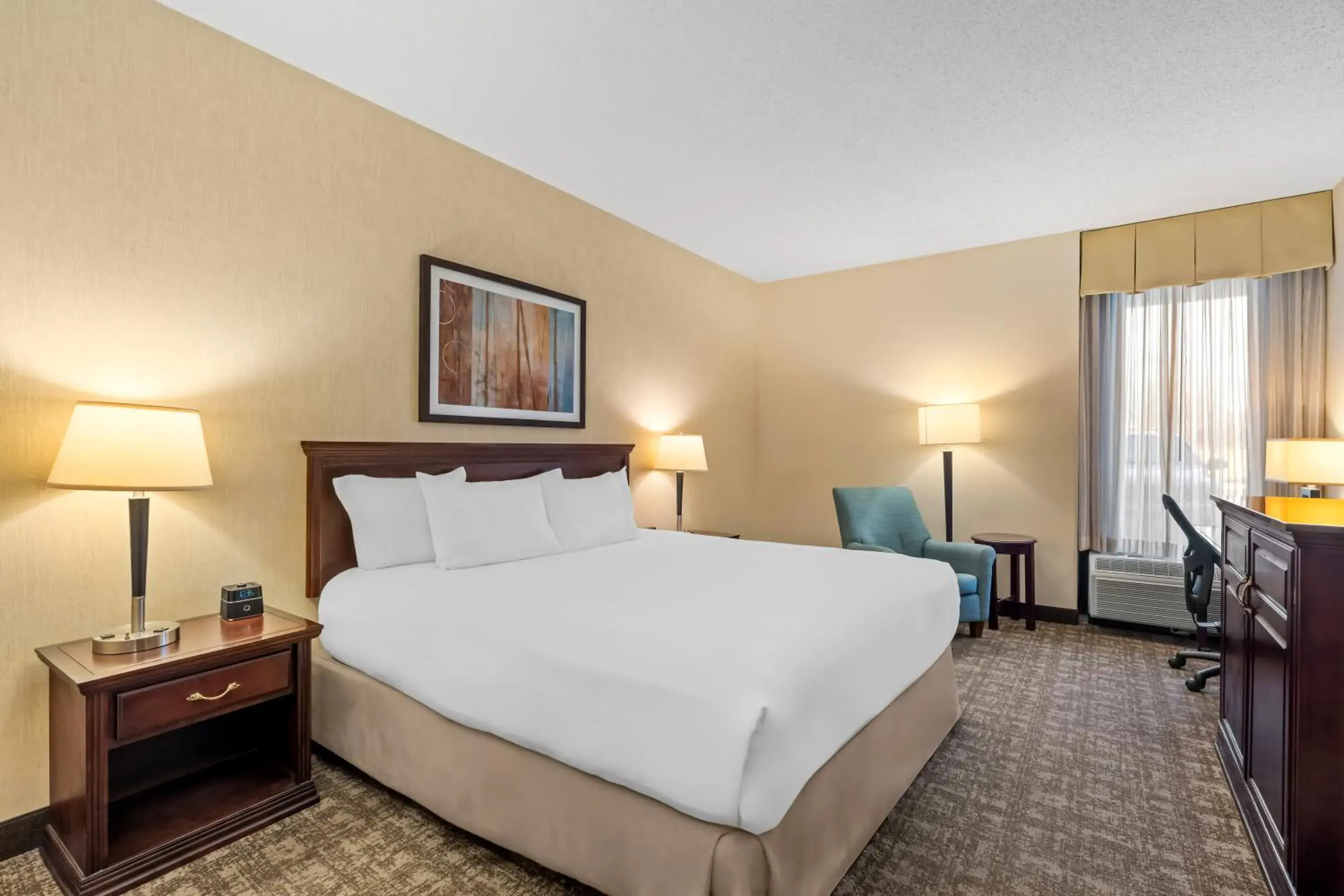 Bed in Prado Hotel by Choice Hotels Bed in Prado Hotel by Choice Hotels