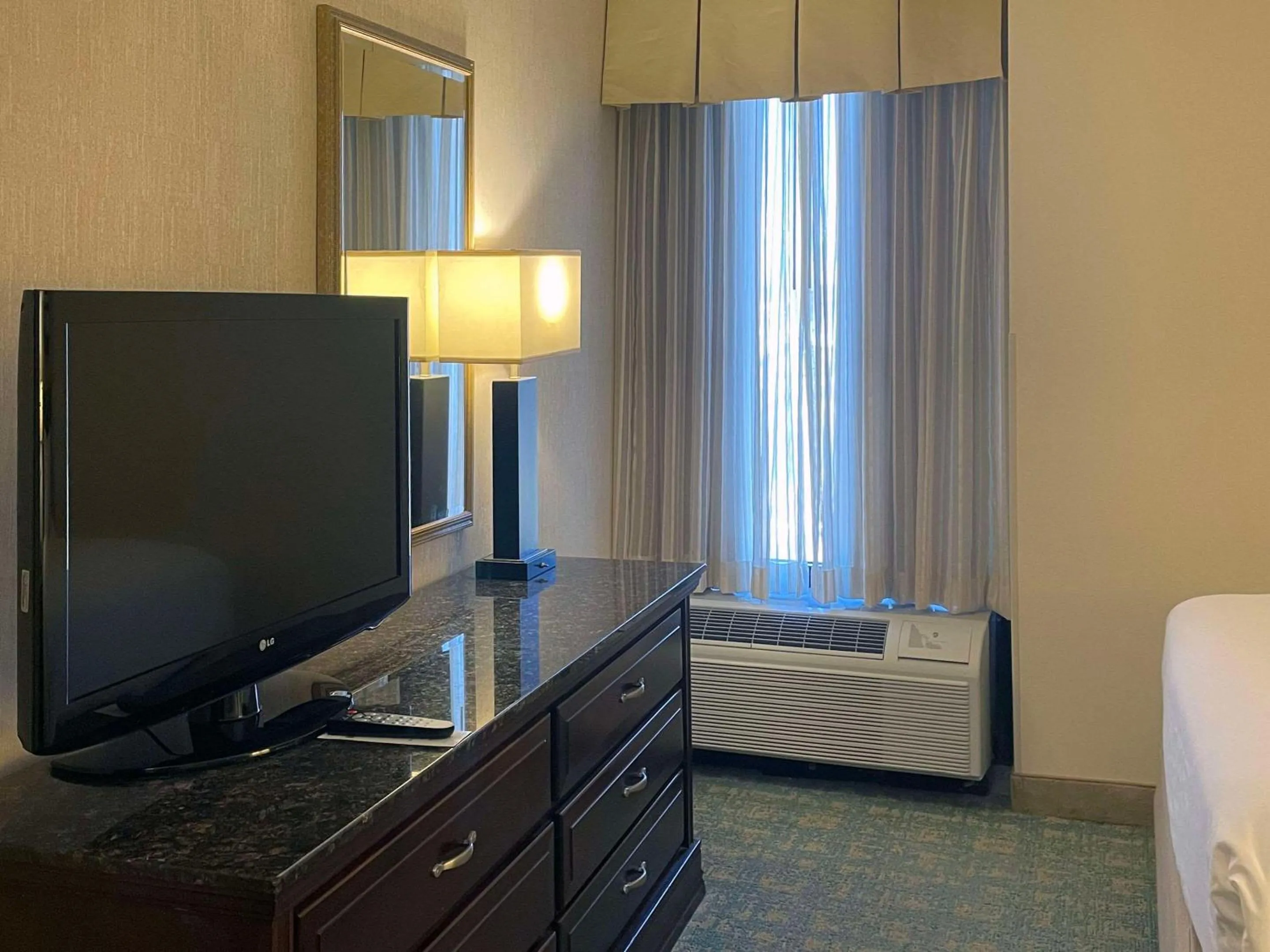 Bedroom, Bed in Prado Hotel by Choice Hotels