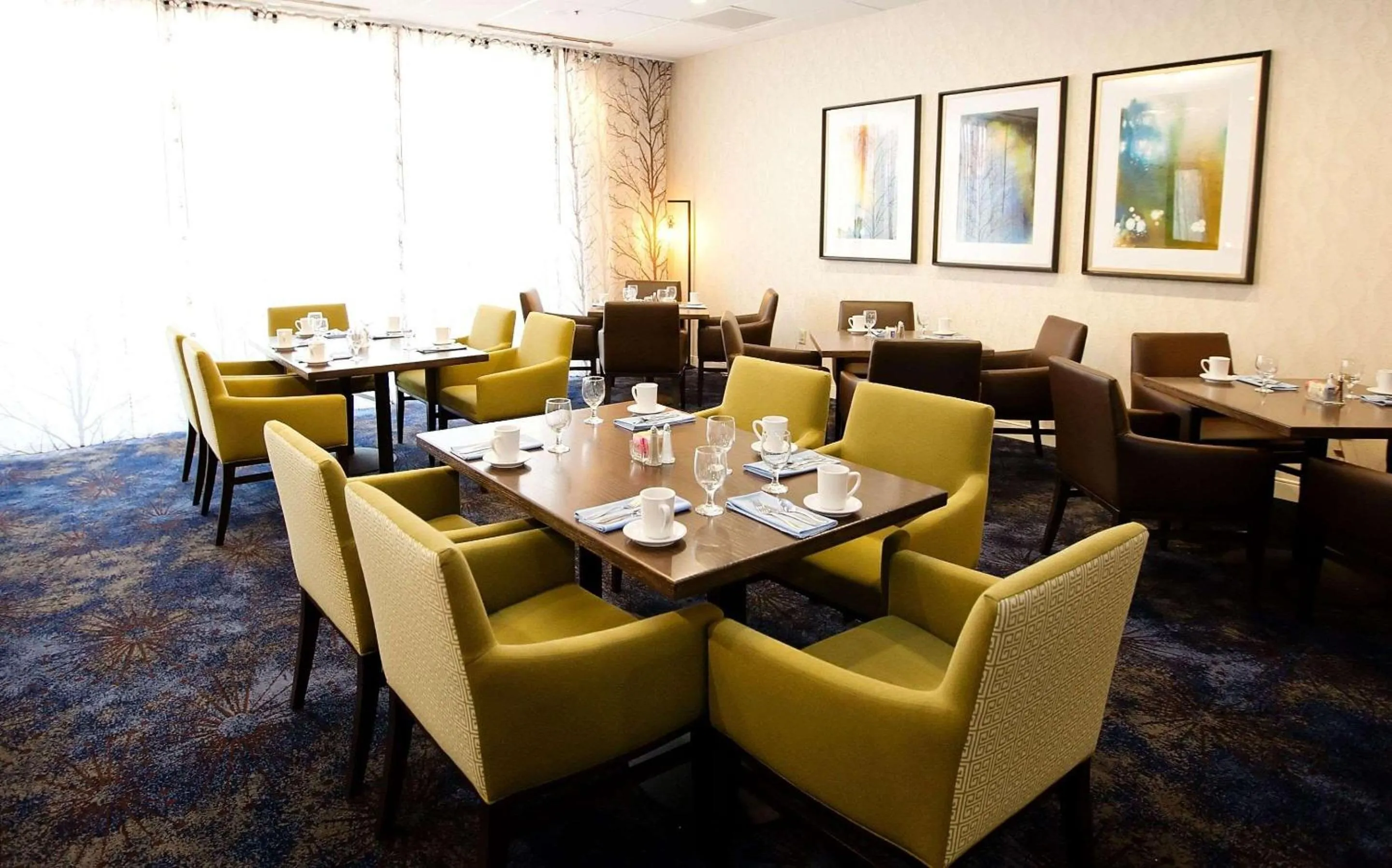 Restaurant/places to eat in Radisson Hotel Corning