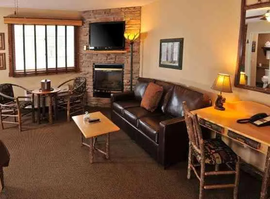 Living room in Boarders Inn & Suites by Cobblestone Hotels in Waukon