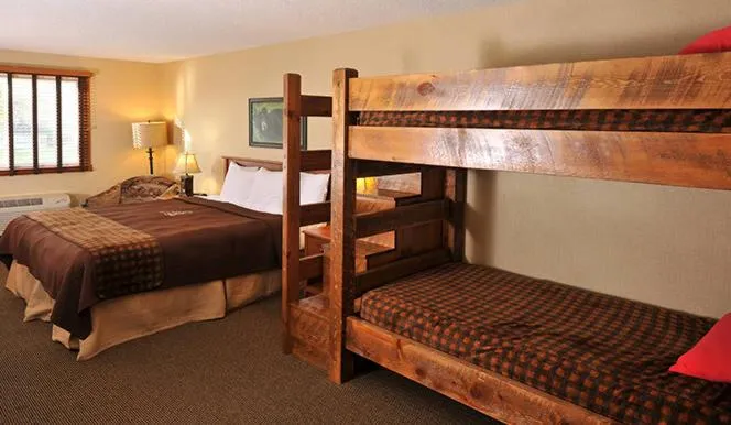 bunk bed, Bed in Boarders Inn & Suites by Cobblestone Hotels in Waukon