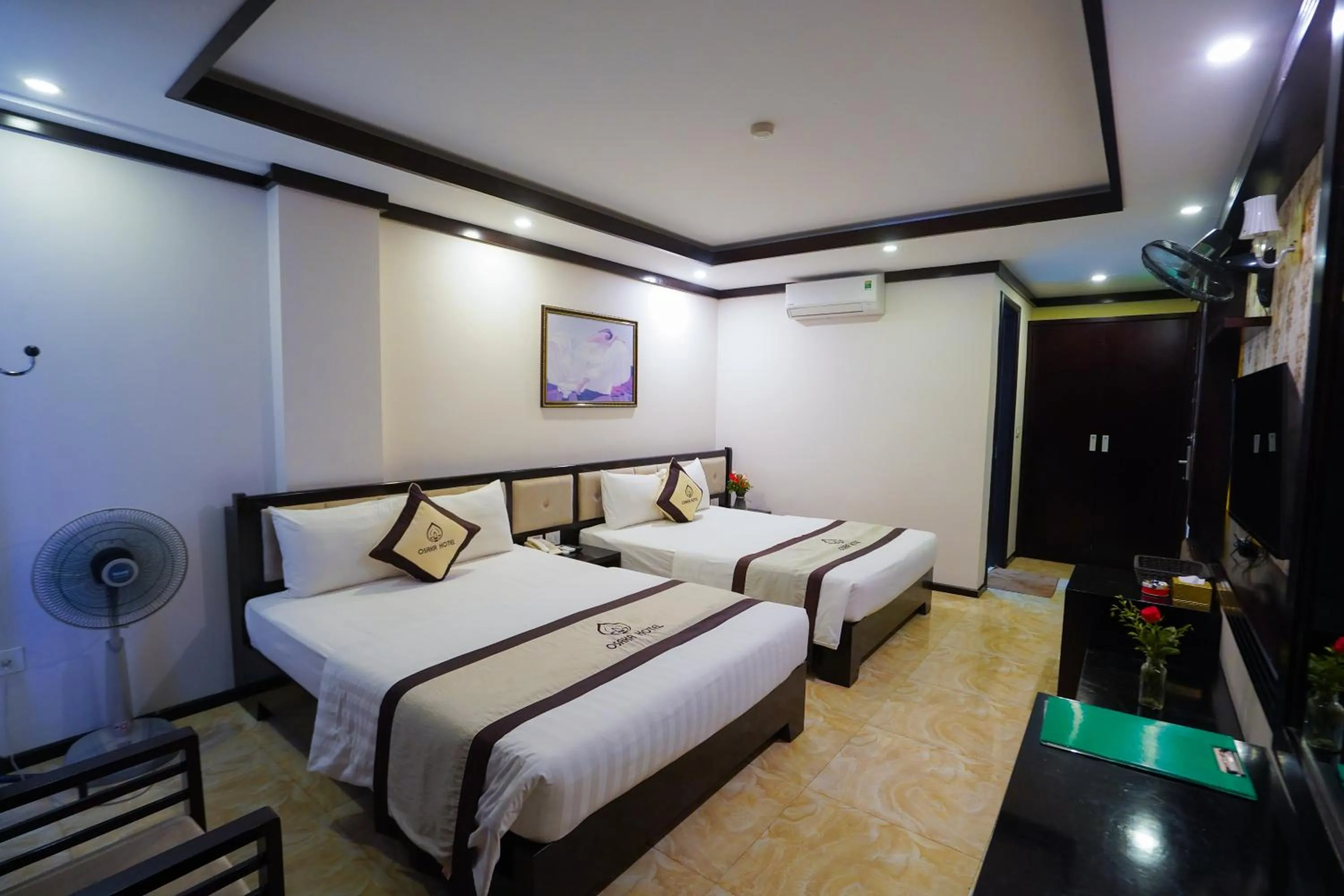 Bed in Osaka Ha Long Hotel