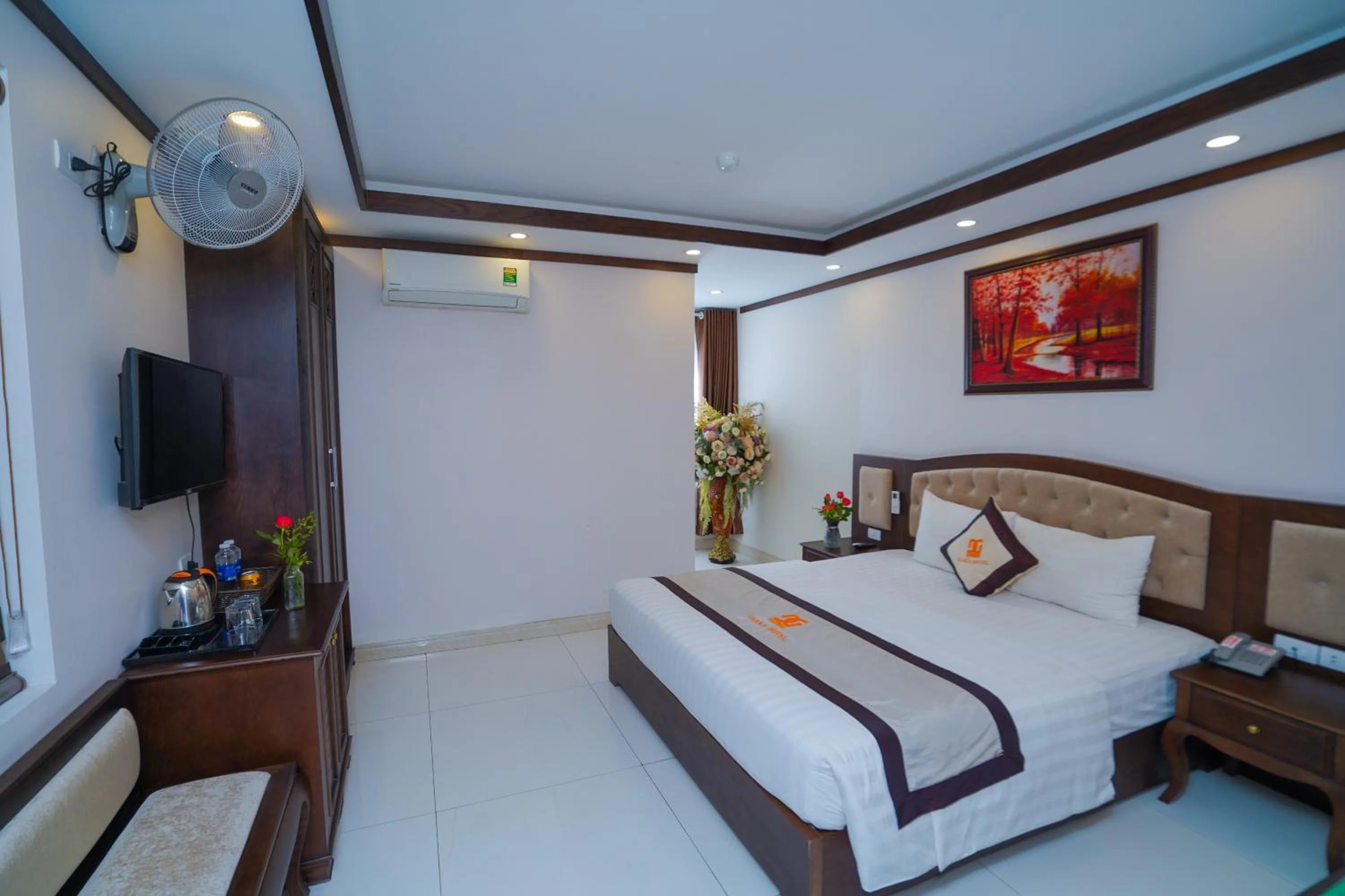 Bed in Osaka Ha Long Hotel