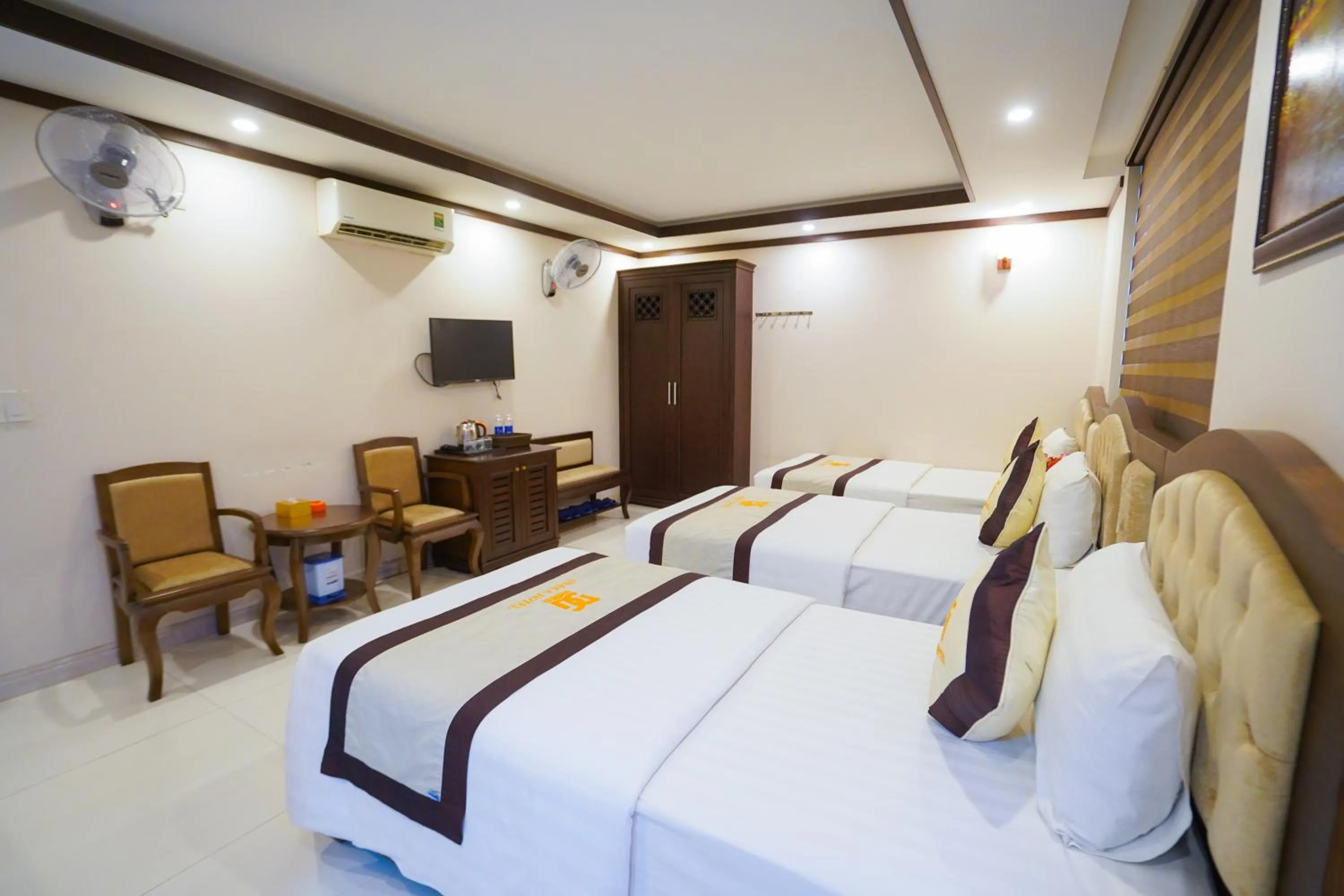 Bedroom in Osaka Ha Long Hotel