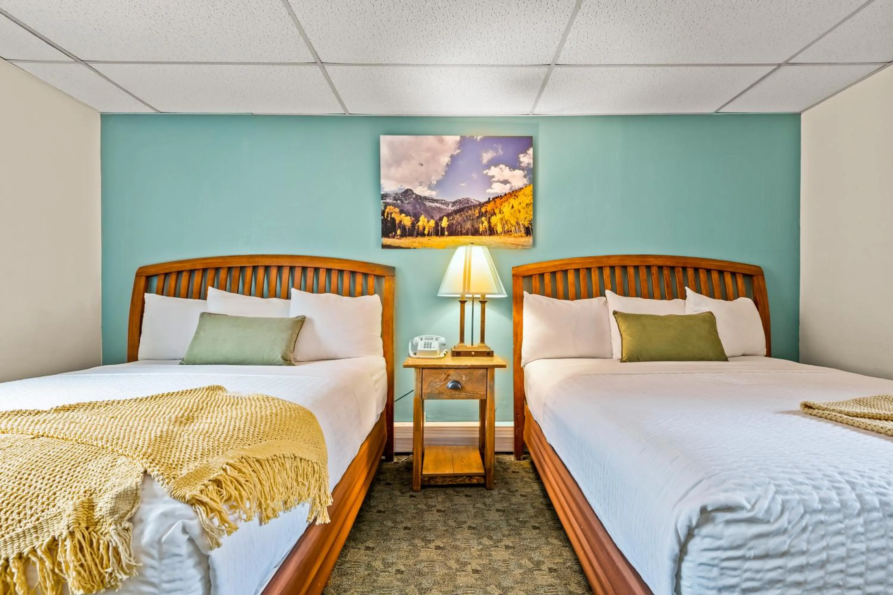 Bedroom, Bed in Box Canyon Lodge and Hot Springs