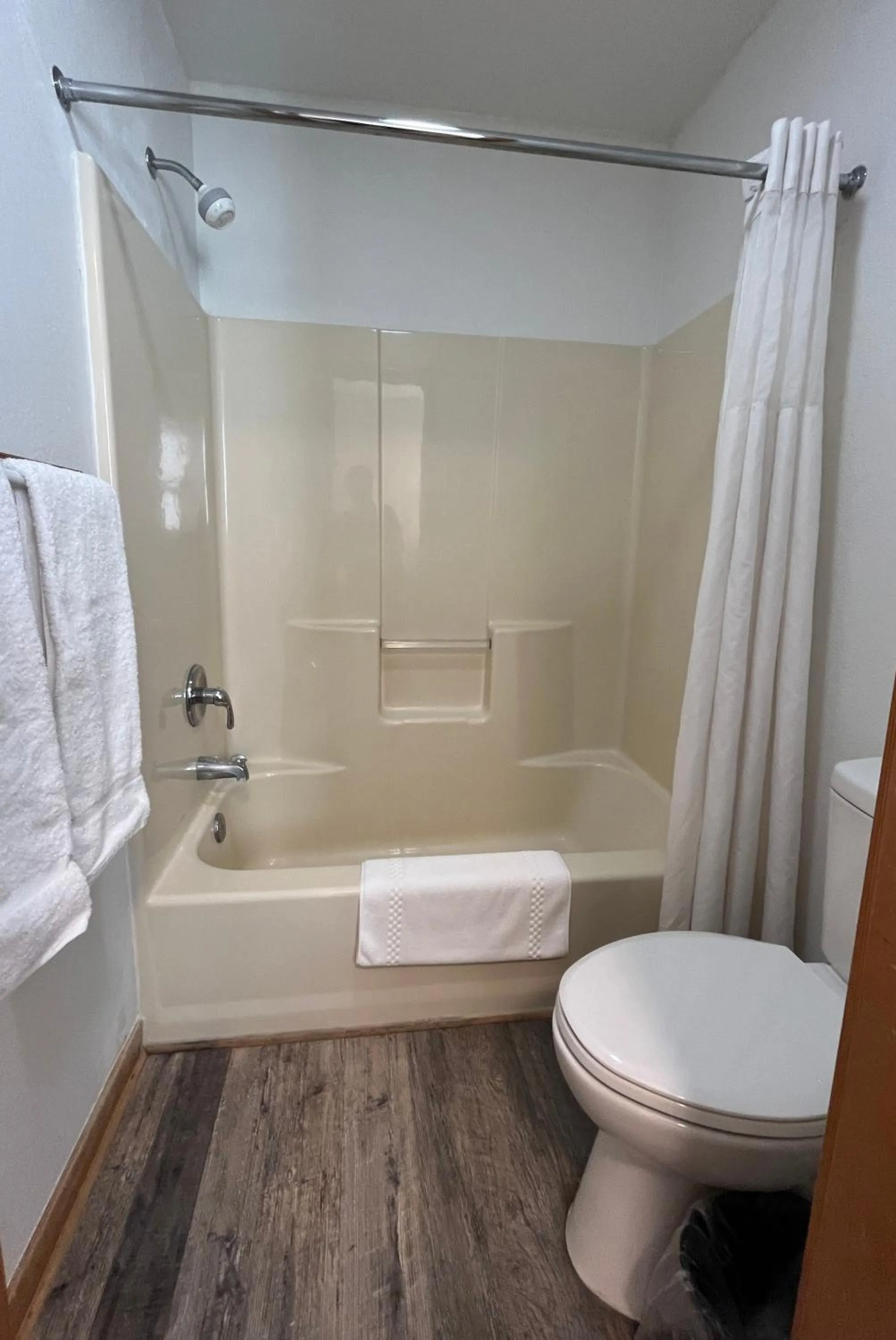 Bathroom in Cape Hatteras Motel