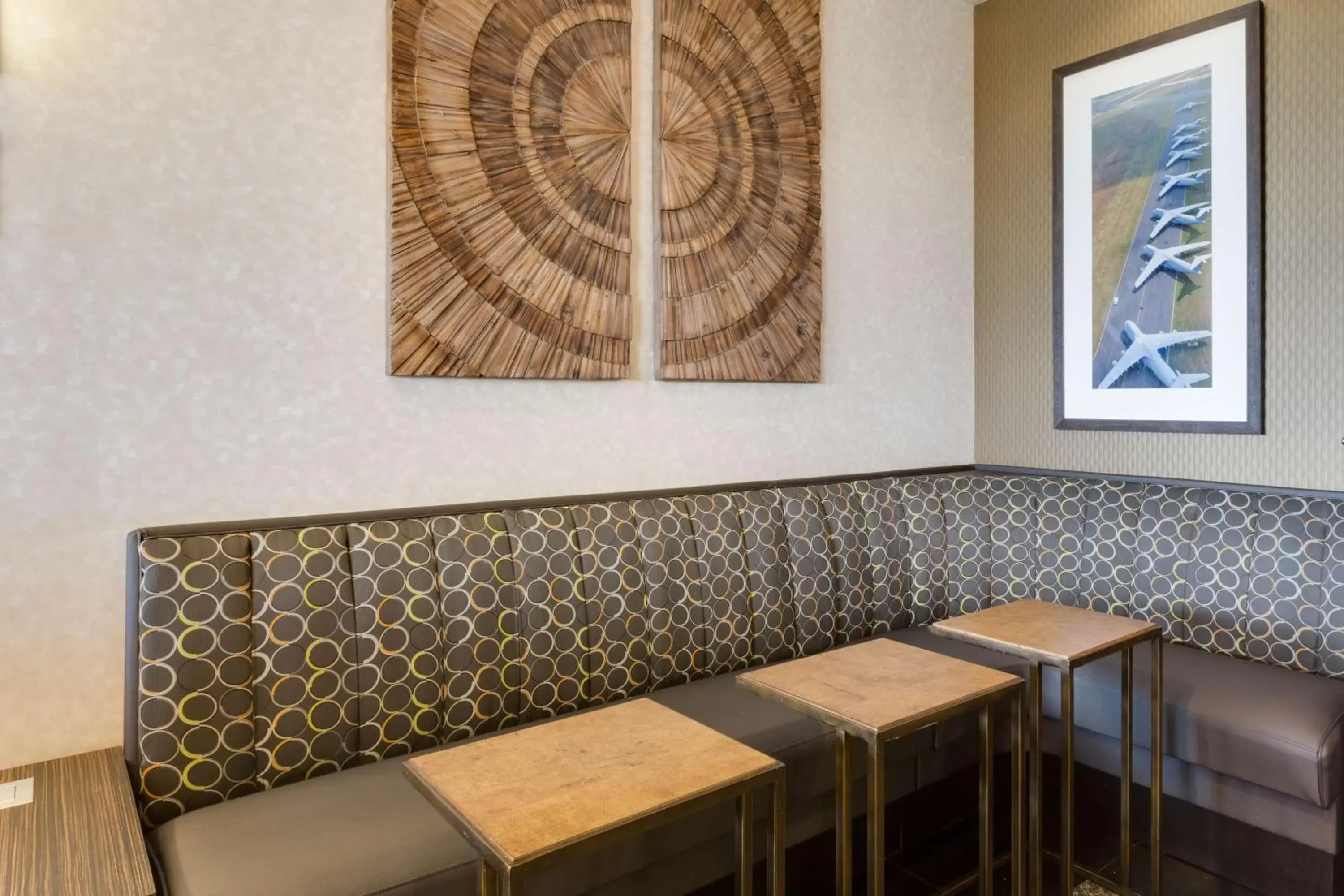 Restaurant/places to eat in Drury Inn & Suites St. Louis/O'Fallon, IL Restaurant/places to eat in Drury Inn & Suites St. Louis/O'Fallon, IL