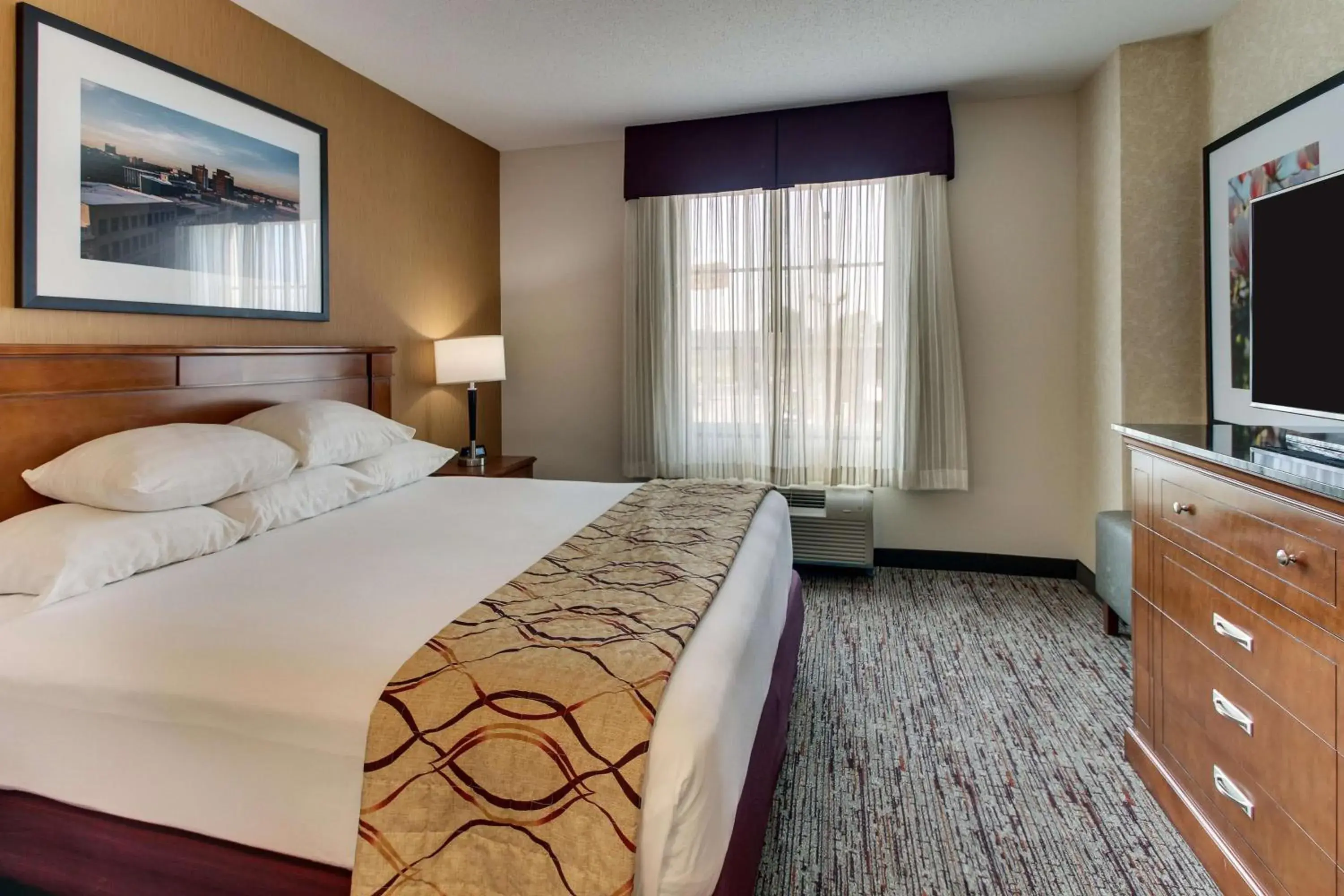 Photo of the whole room, Bed in Drury Inn & Suites Meridian Photo of the whole room, Bed in Drury Inn & Suites Meridian