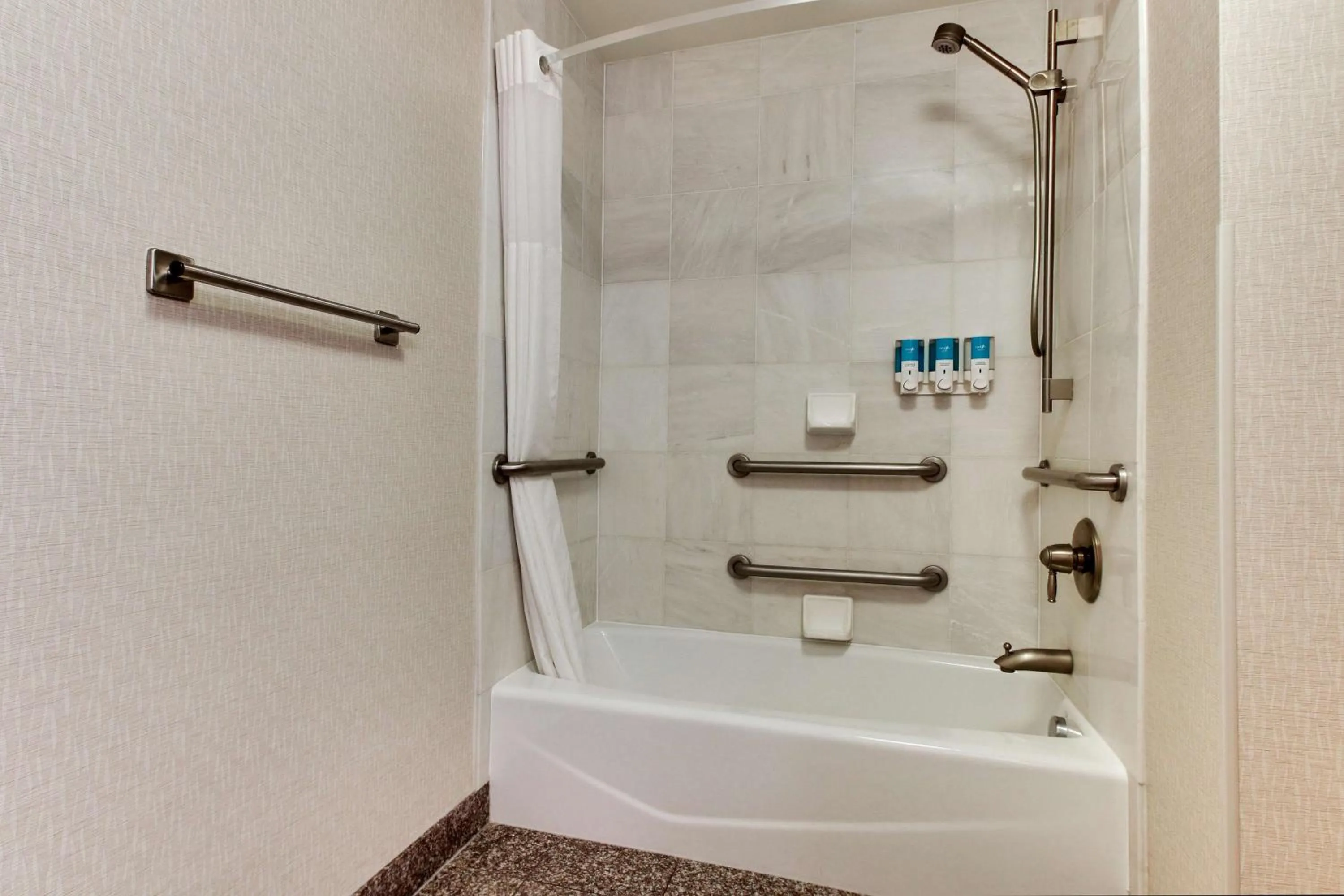 Bathroom in Drury Inn & Suites Meridian