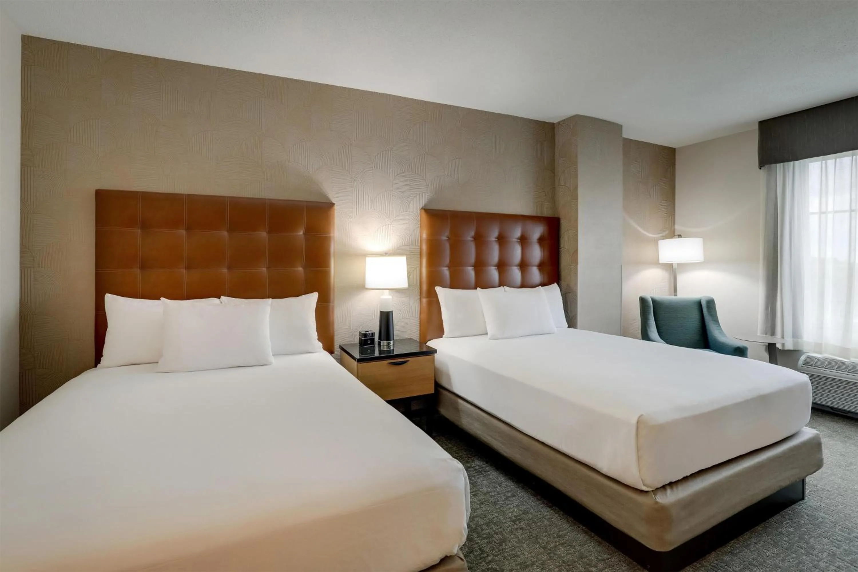 Bedroom, Bed in Drury Inn & Suites Montgomery