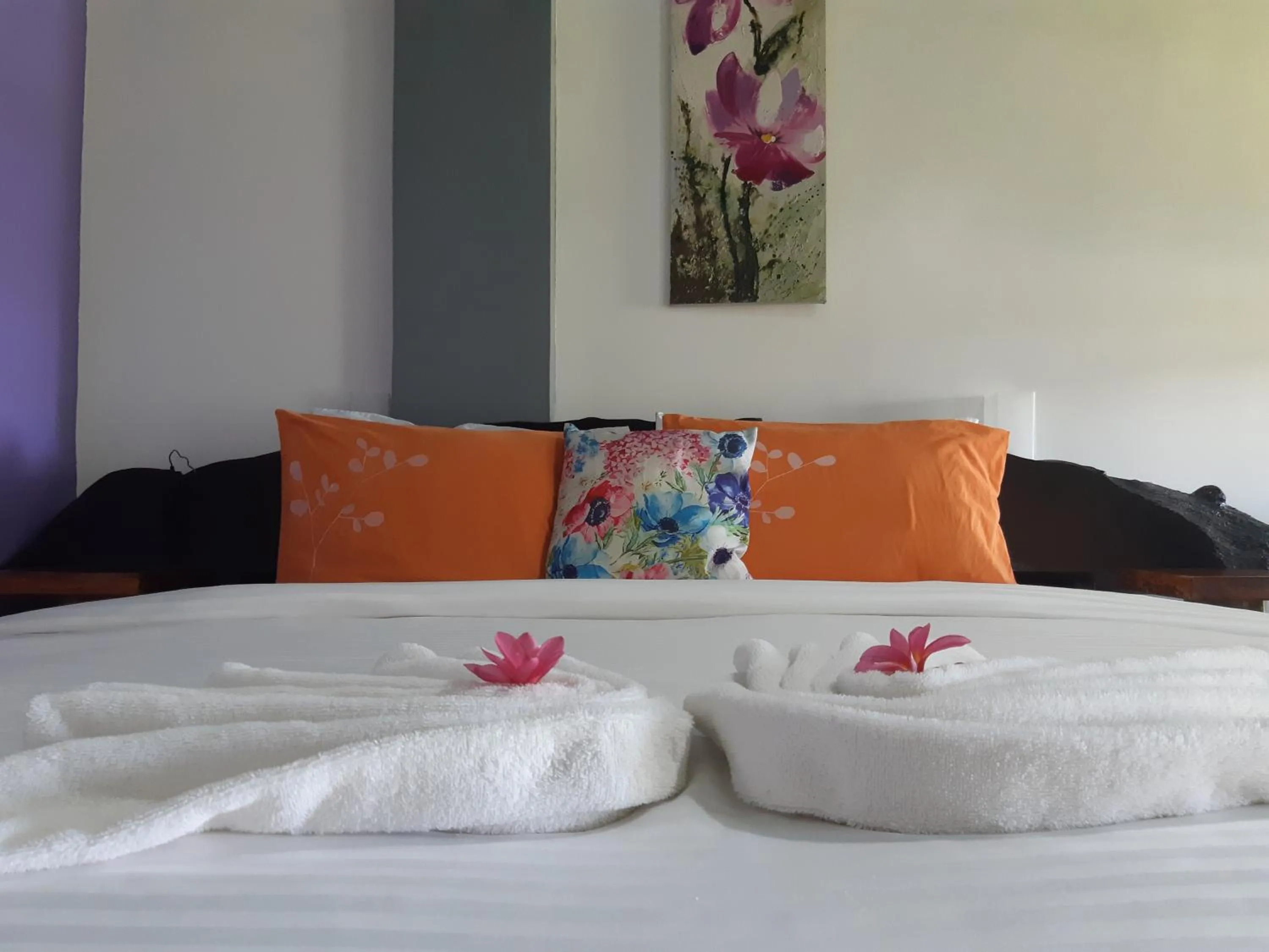 Bed in Daluyong Beach Resort