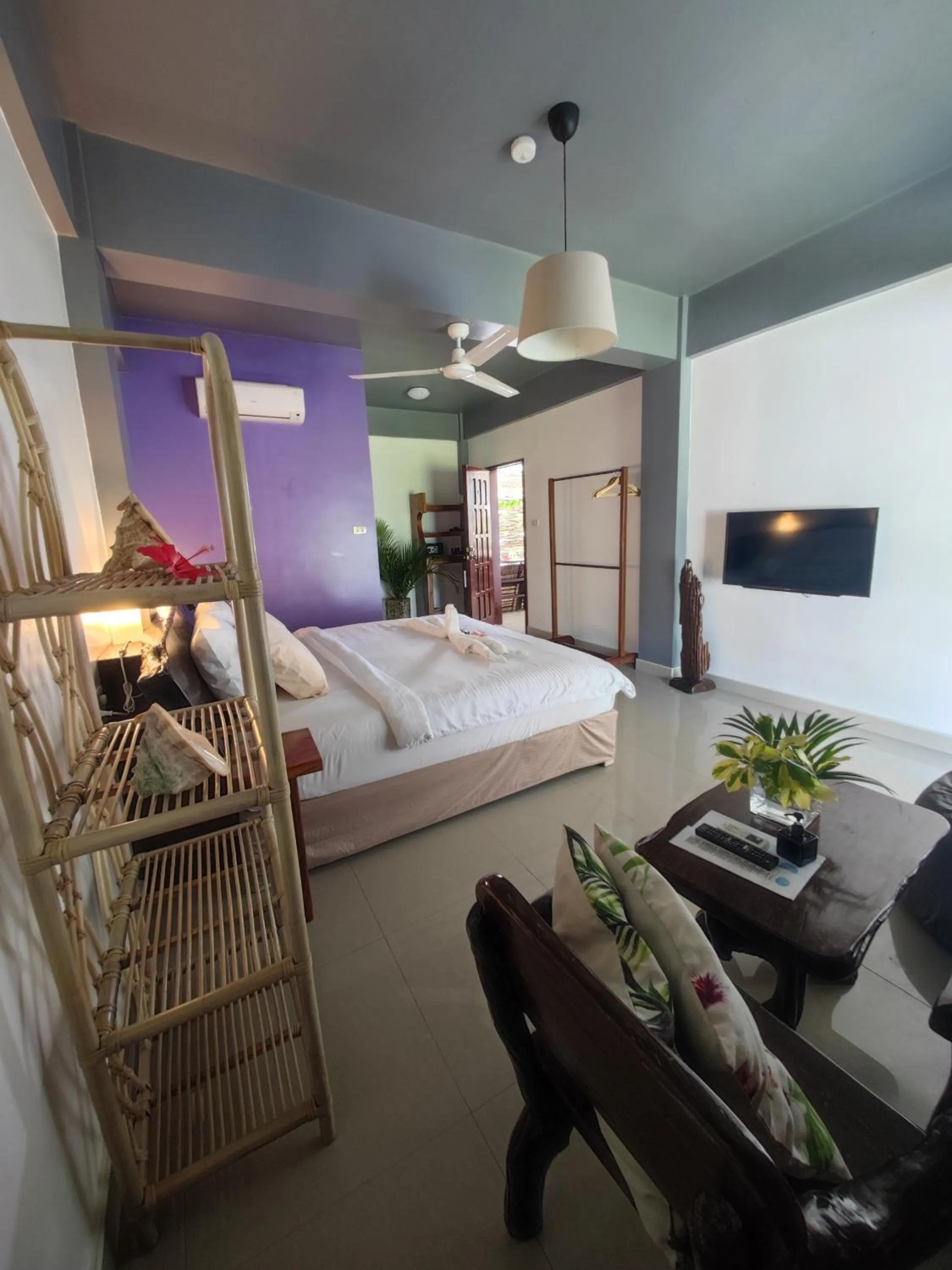 Bed in Daluyong Beach Resort