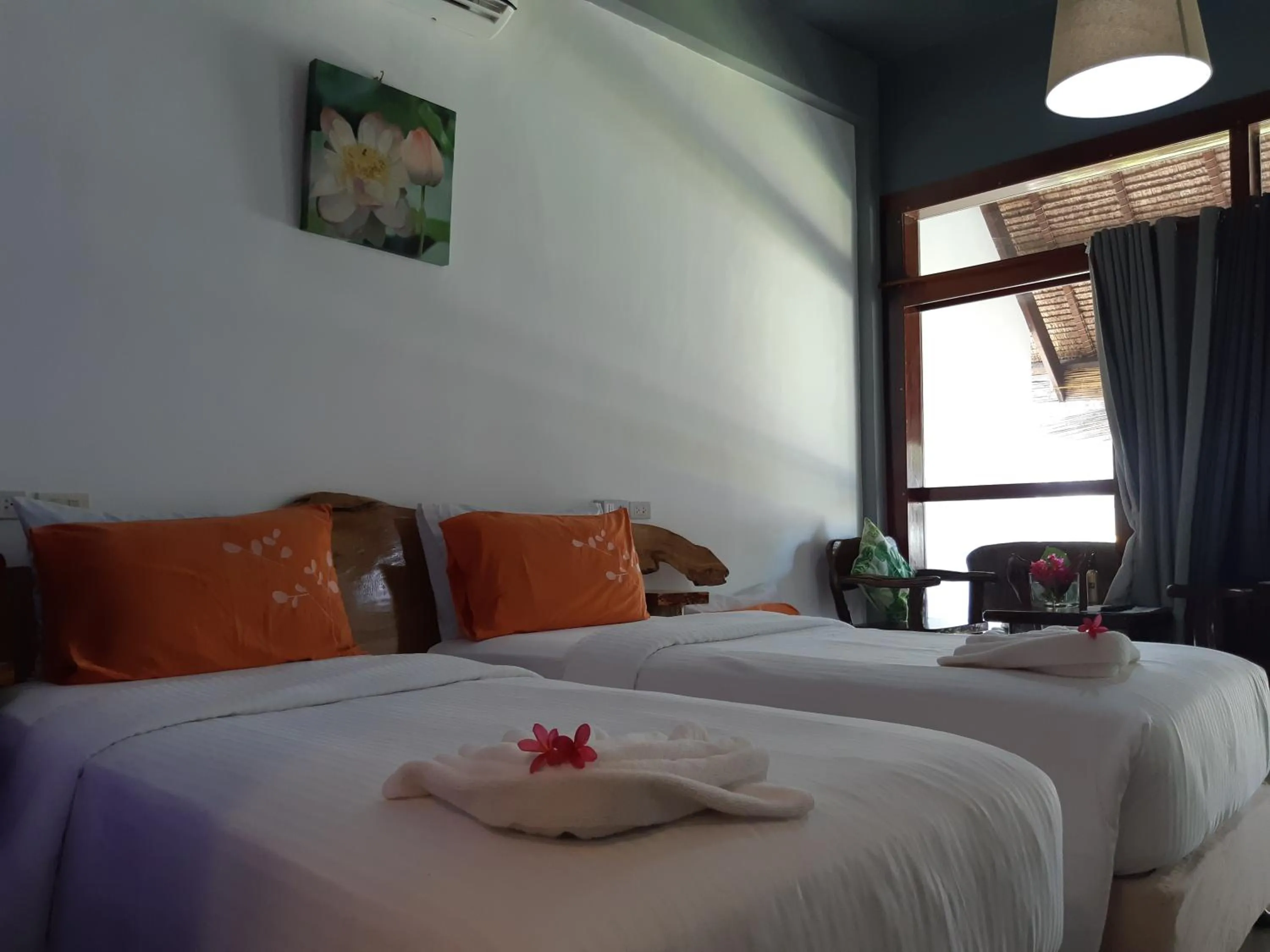 Bed in Daluyong Beach Resort