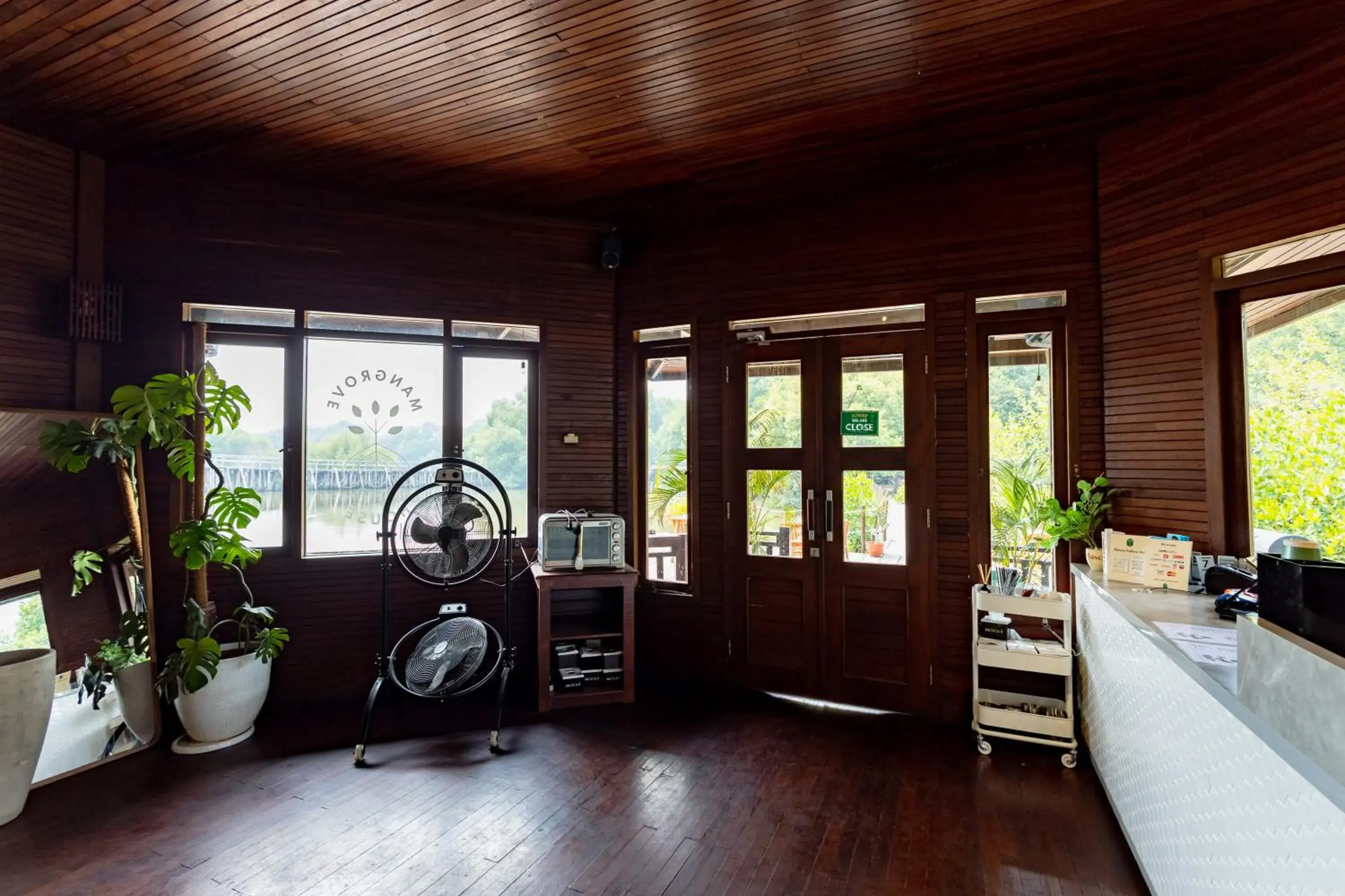 Lobby or reception in RedDoorz Resort @ Taman Wisata Mangrove Lobby or reception in RedDoorz Resort @ Taman Wisata Mangrove