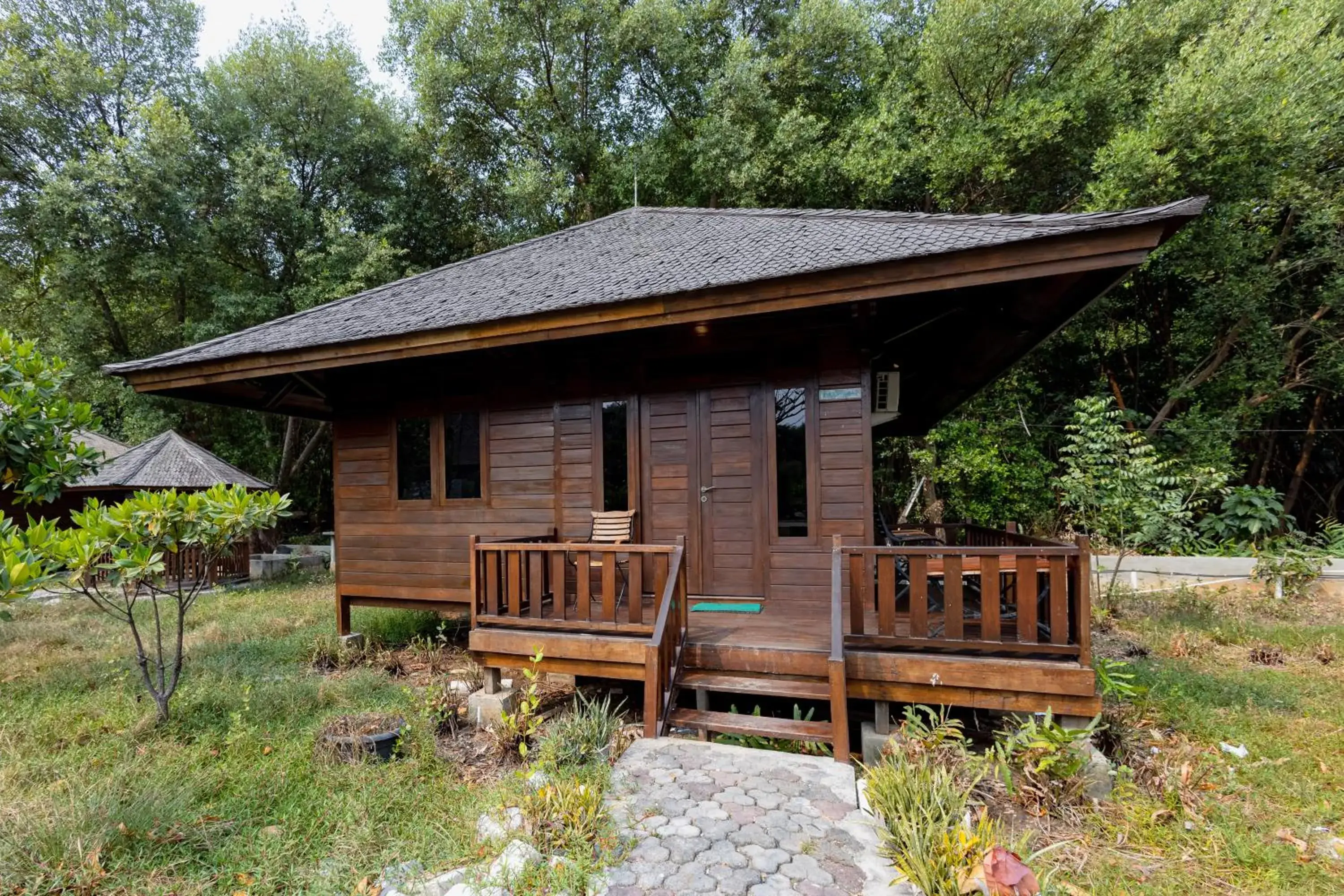 Property building in RedDoorz Resort @ Taman Wisata Mangrove Property building in RedDoorz Resort @ Taman Wisata Mangrove