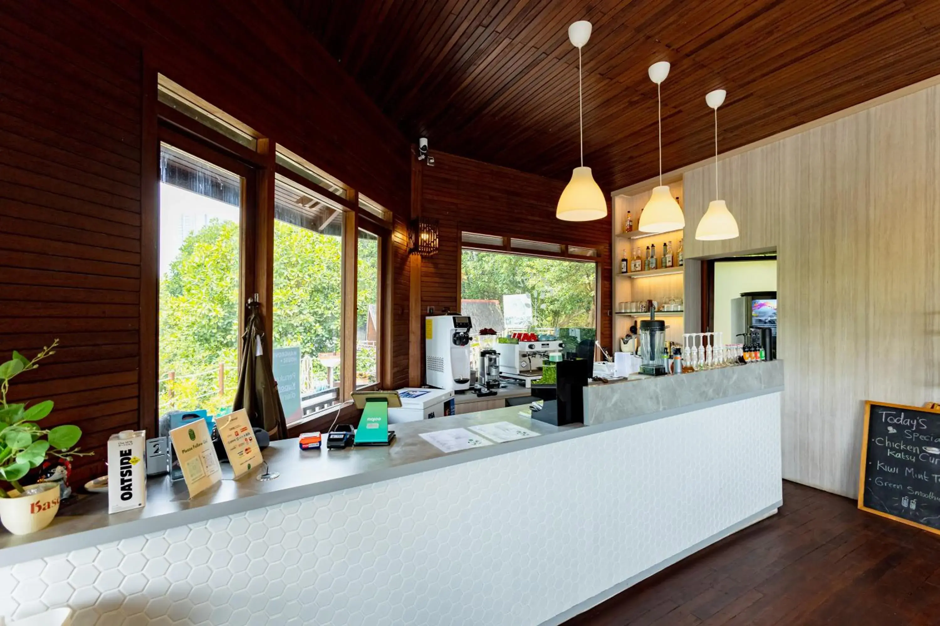 Lobby or reception in RedDoorz Resort @ Taman Wisata Mangrove Lobby or reception in RedDoorz Resort @ Taman Wisata Mangrove