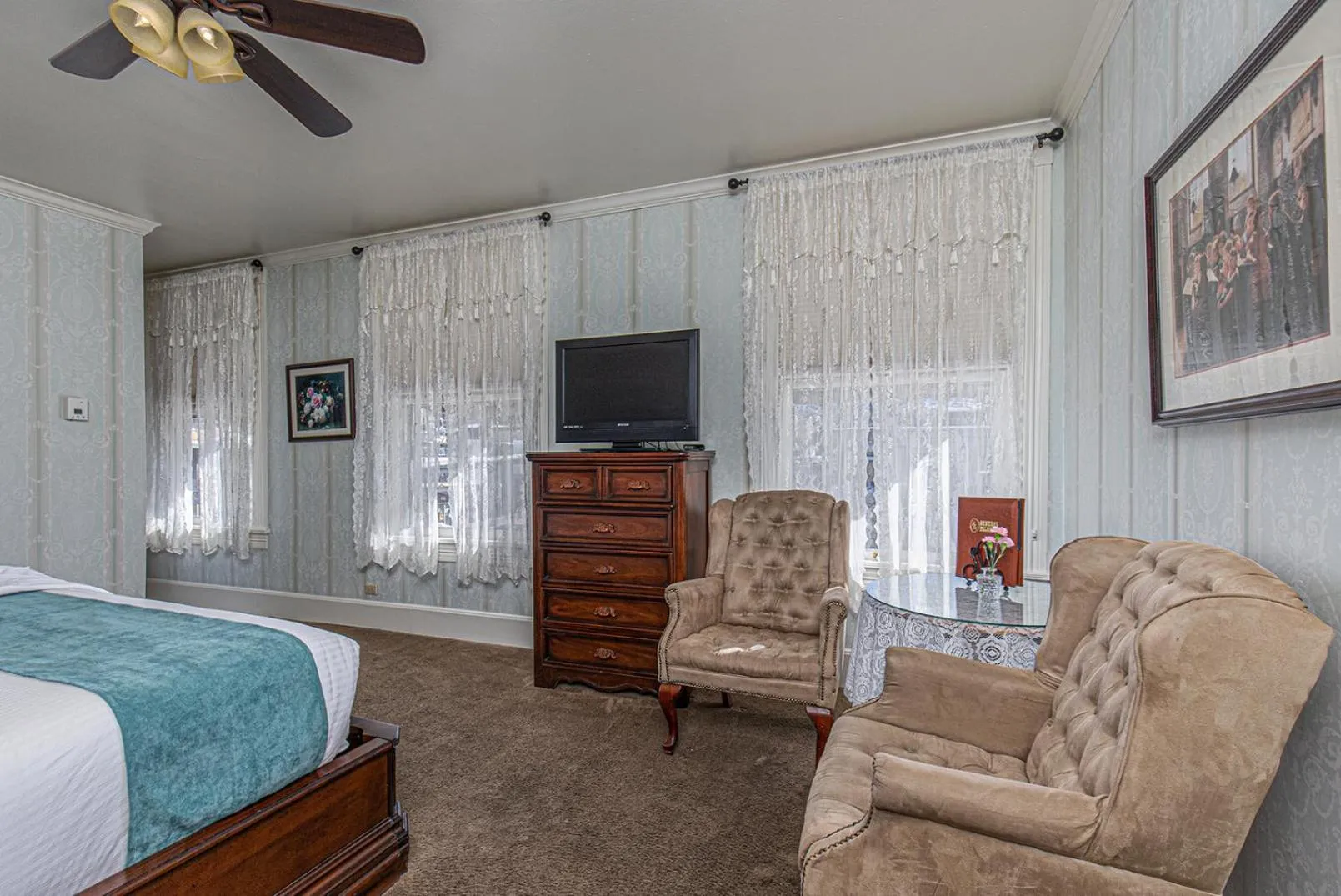 Bed in General Palmer Hotel