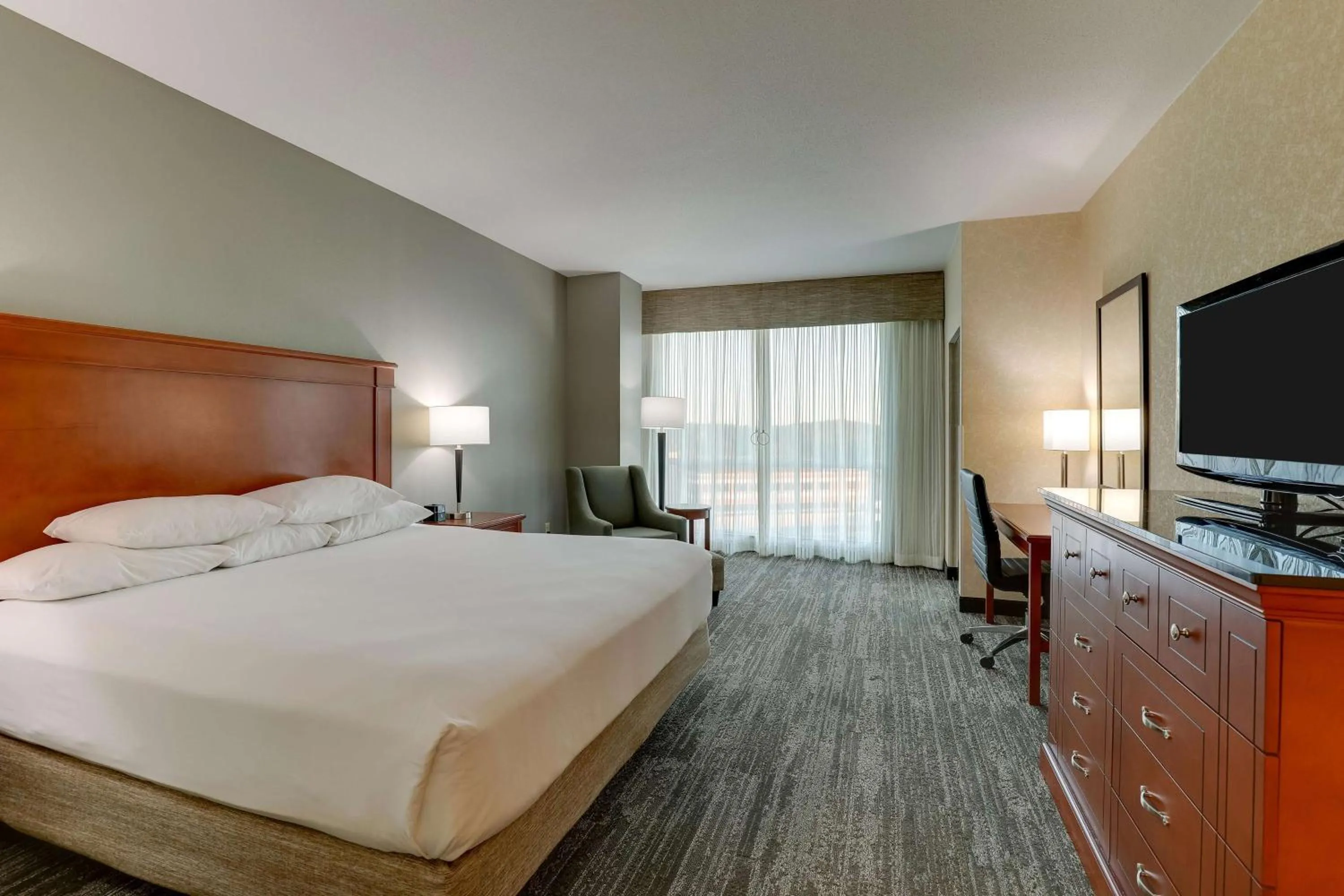 Bedroom, Bed in Drury Inn & Suites Independence Kansas City