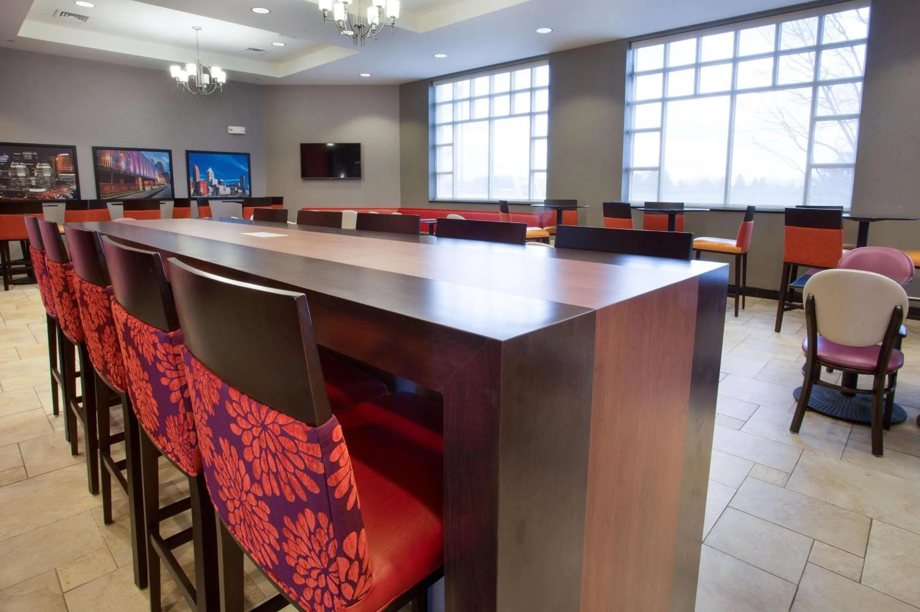 Restaurant/places to eat in Drury Inn & Suites Cincinnati Sharonville