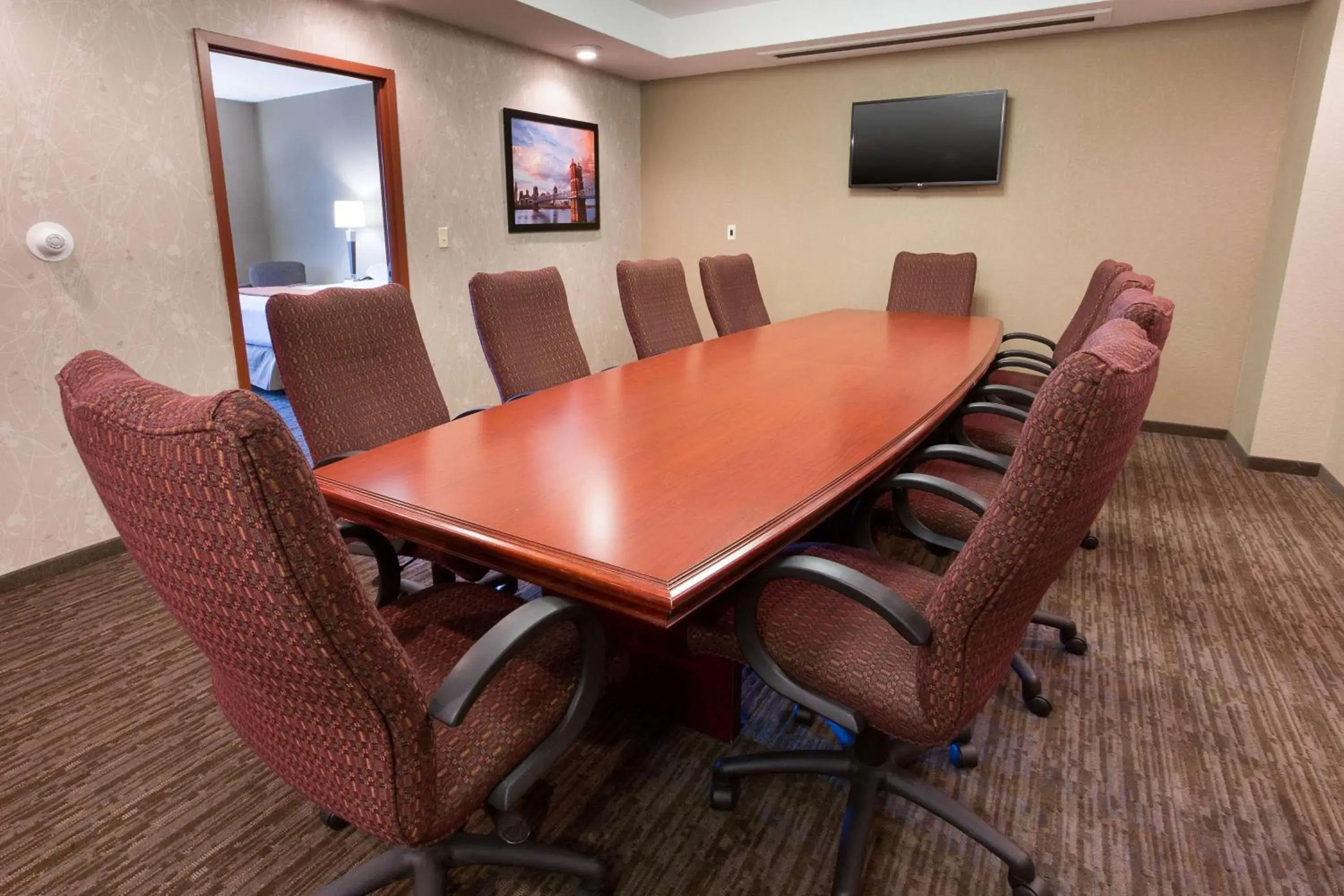 Bedroom in Drury Inn & Suites Cincinnati Sharonville Bedroom in Drury Inn & Suites Cincinnati Sharonville