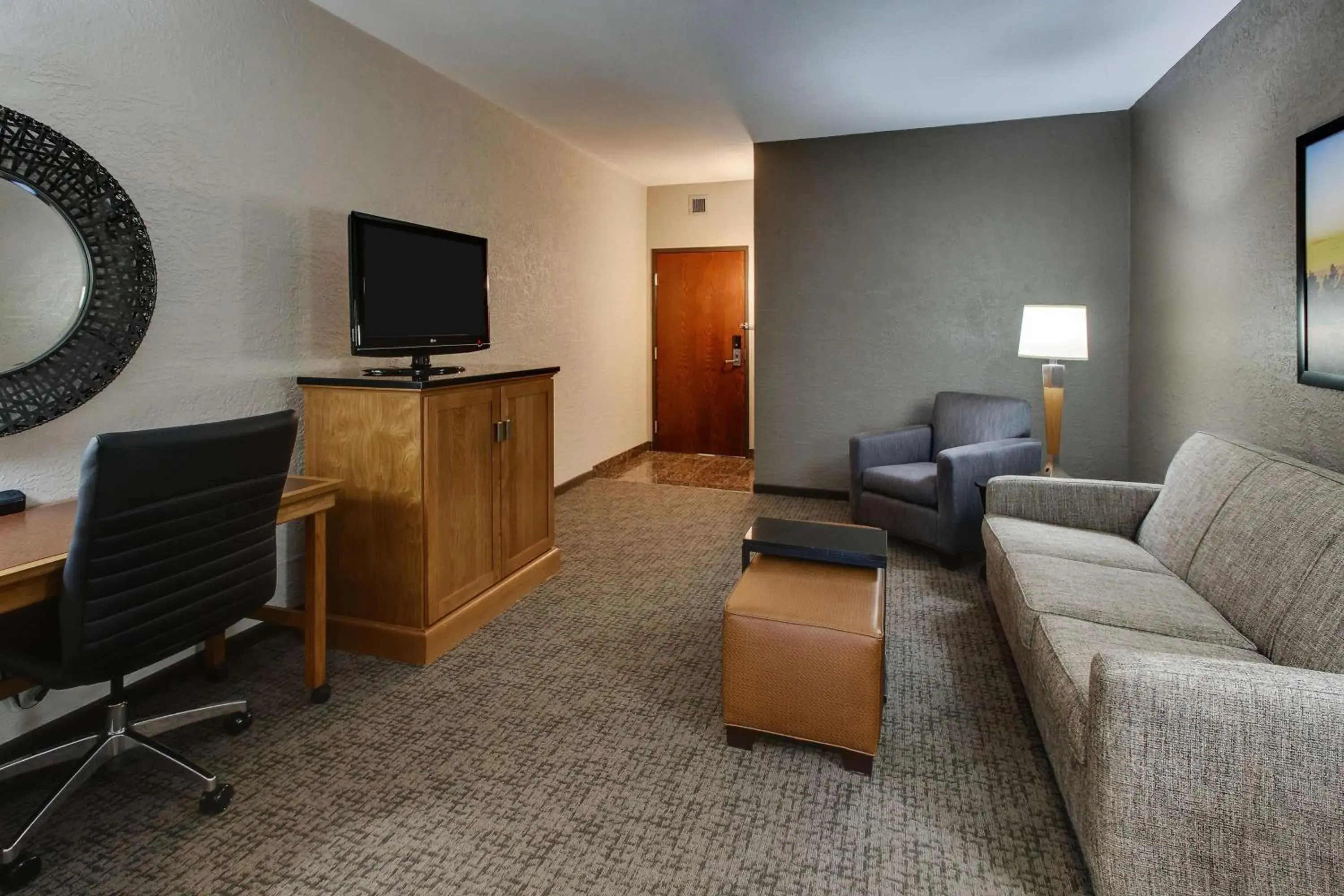 Photo of the whole room in Drury Inn & Suites Phoenix Happy Valley Photo of the whole room in Drury Inn & Suites Phoenix Happy Valley