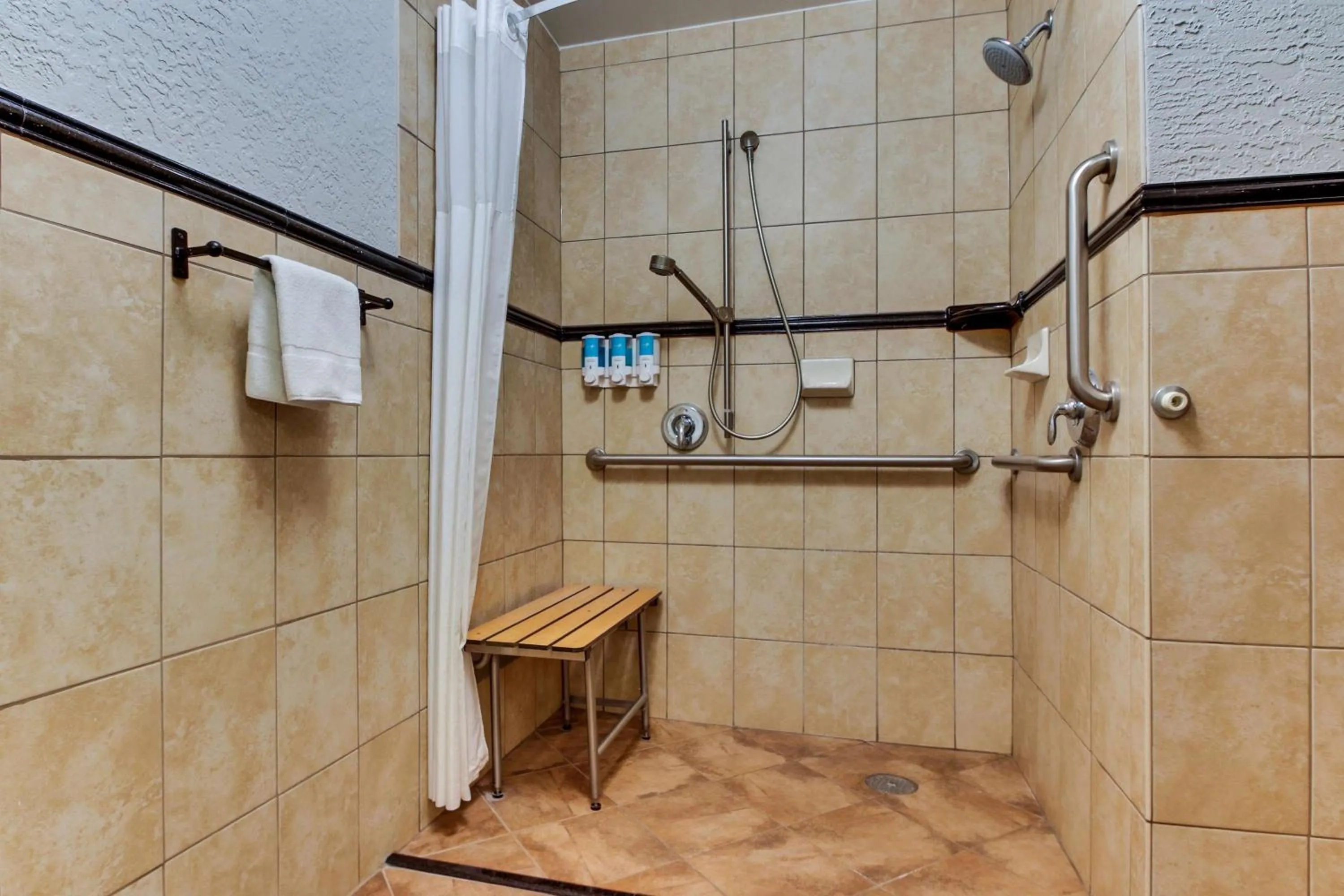 Bathroom in Drury Inn & Suites Phoenix Happy Valley